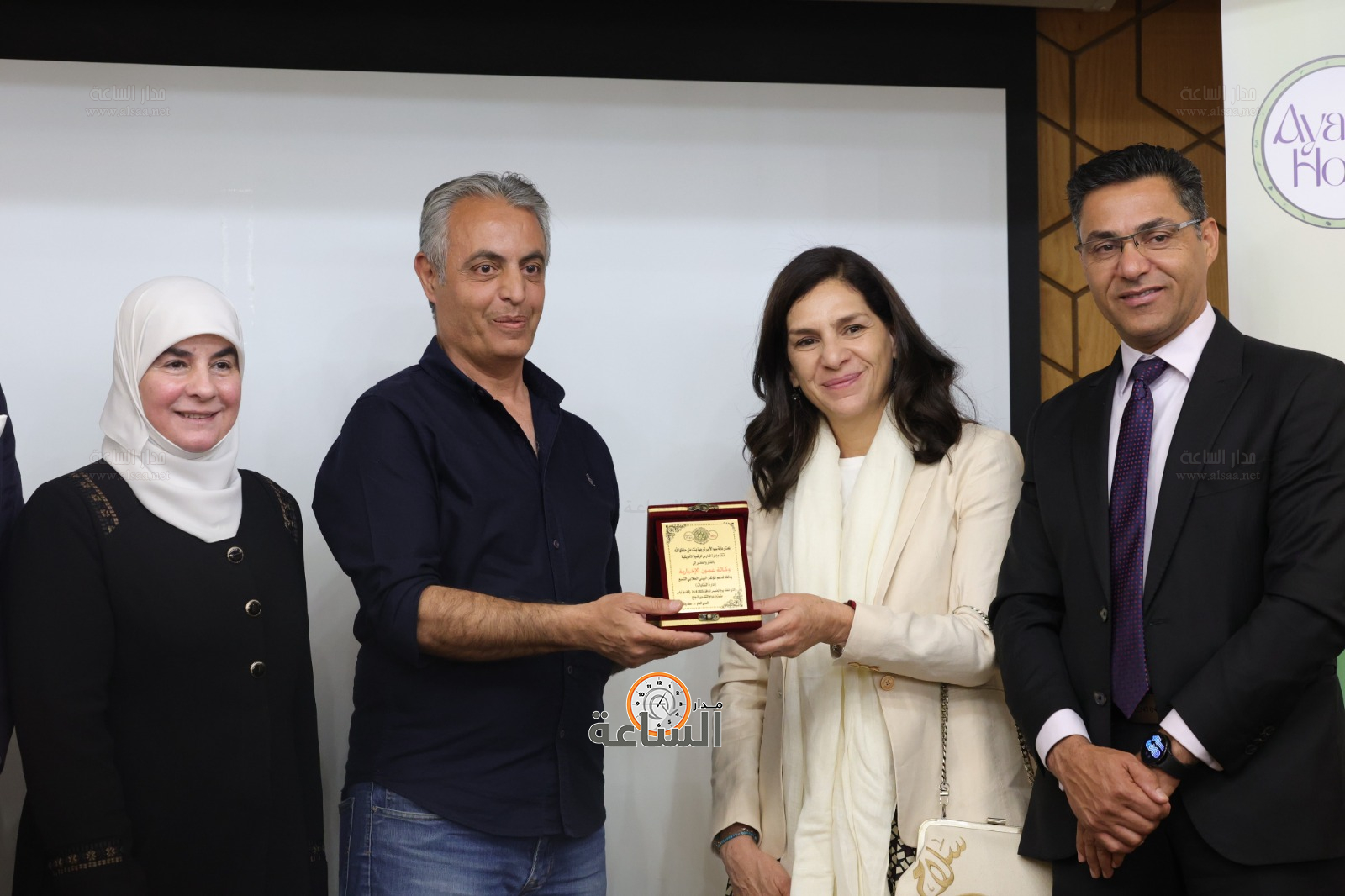 Madar Al-Saa Images 0.9058289574107359