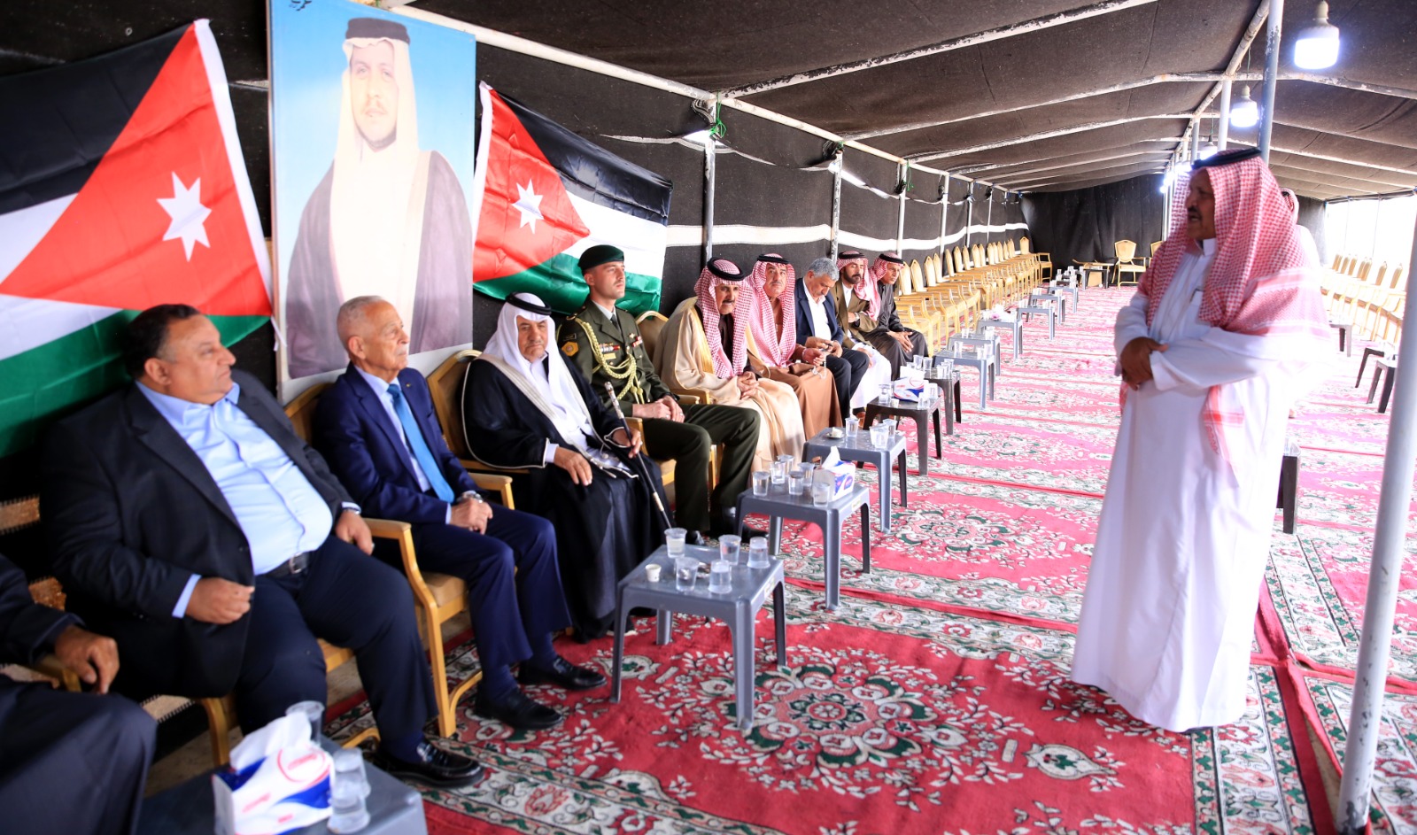 Madar Al-Saa Images 0.35381853941071184