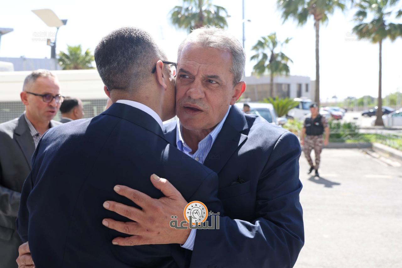 Madar Al-Saa Images 0.8859407667399137