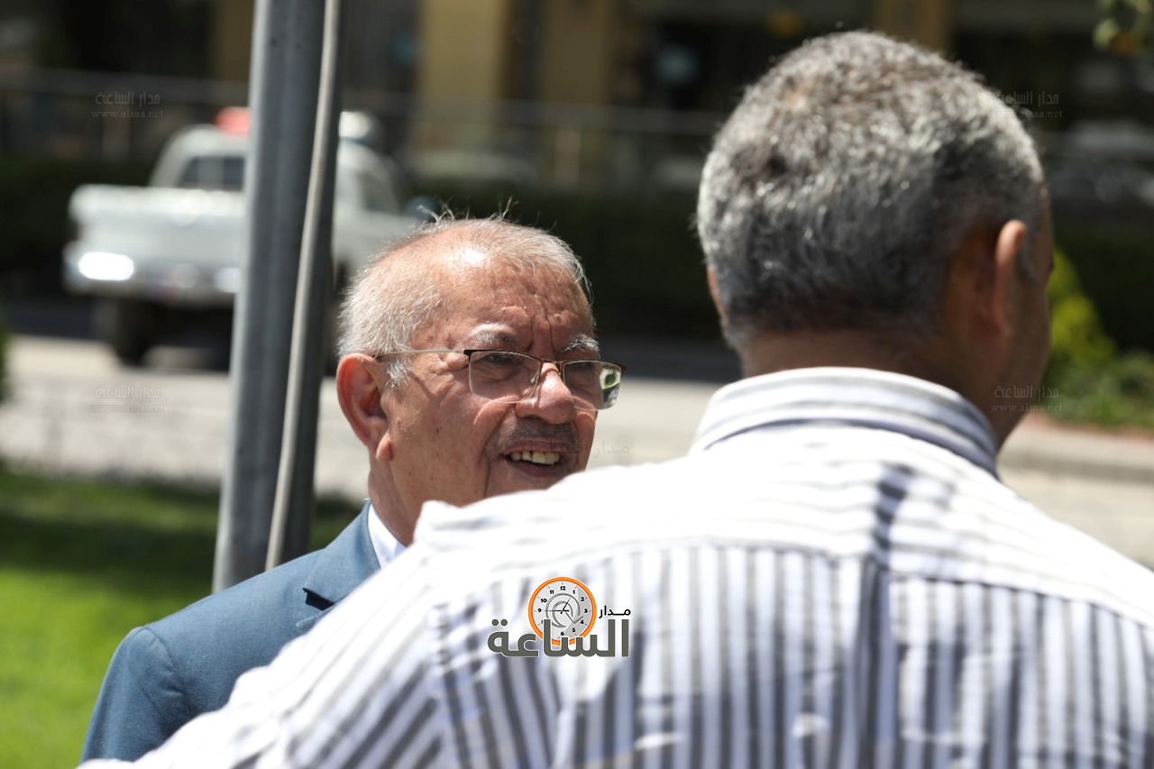 Madar Al-Saa Images 0.8577704390728595