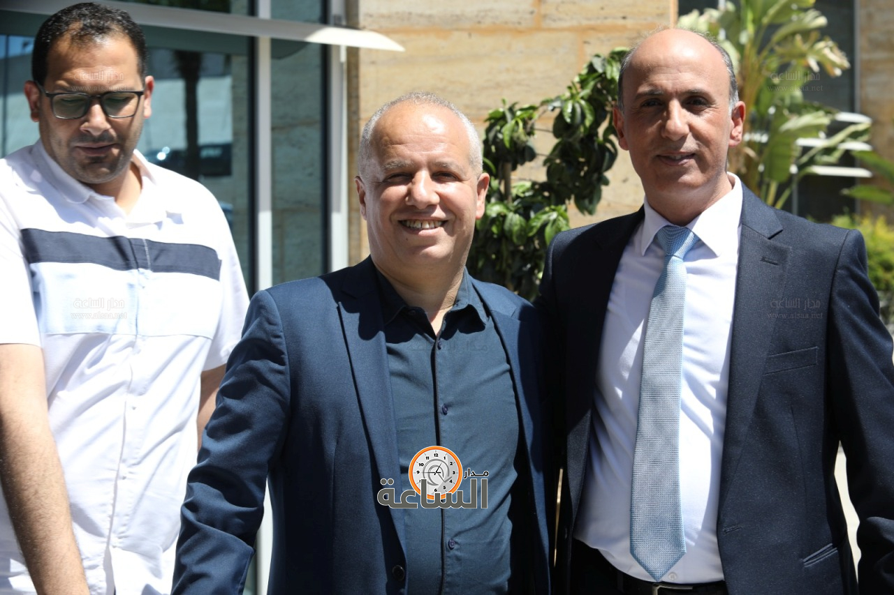 Madar Al-Saa Images 0.49616877836138285