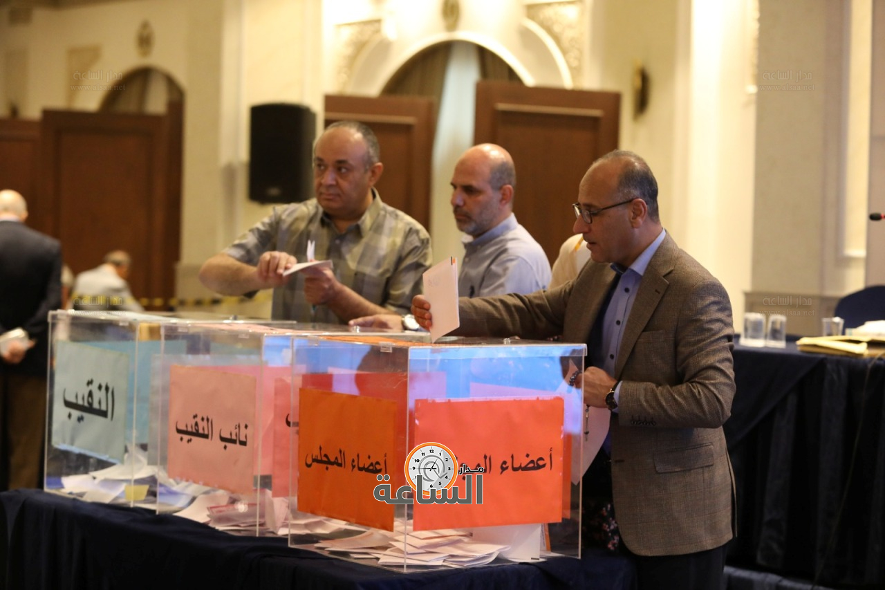 Madar Al-Saa Images 0.9853301279959188