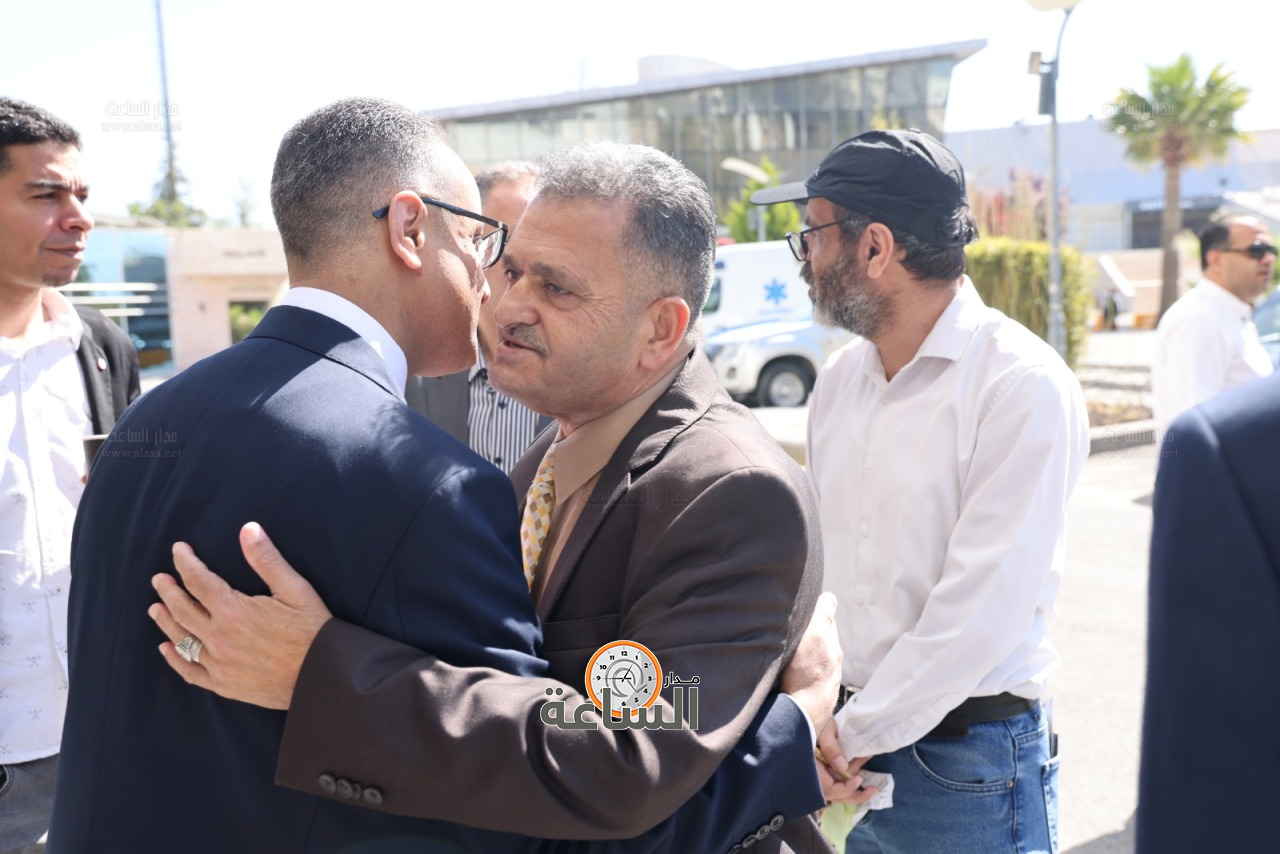 Madar Al-Saa Images 0.44806448753357975