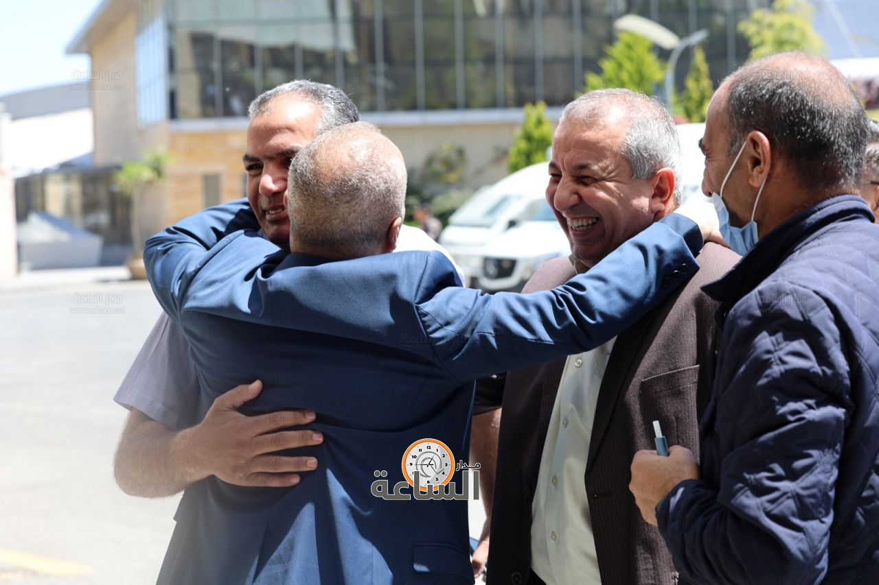 Madar Al-Saa Images 0.5744094522802867