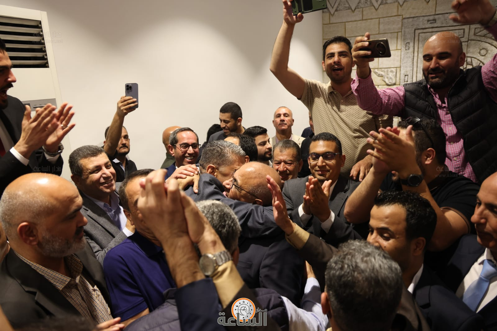 Madar Al-Saa Images 0.5860629545055094