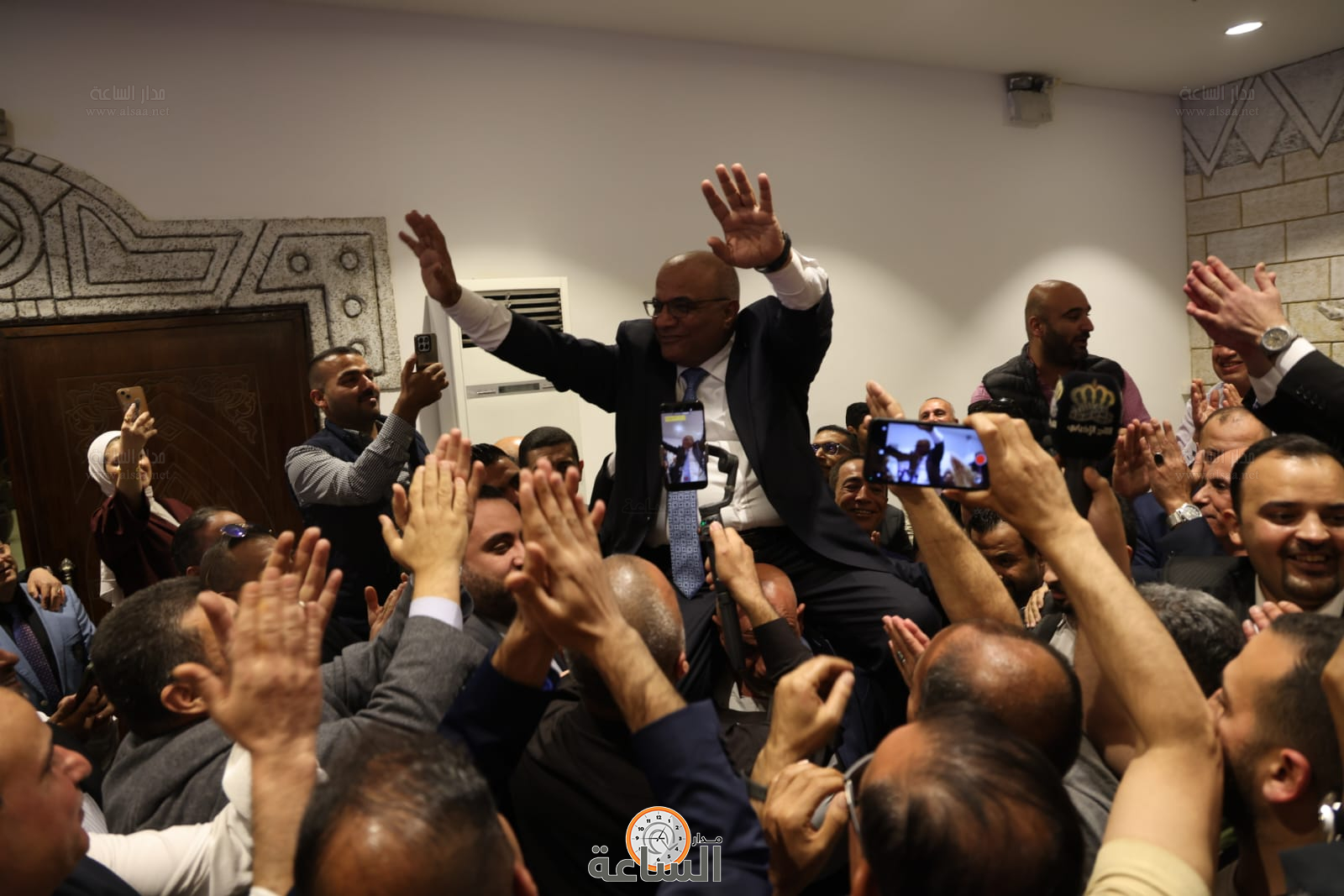 Madar Al-Saa Images 0.4920219098207461