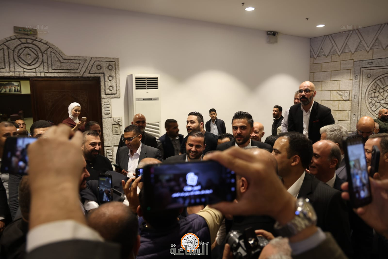 Madar Al-Saa Images 0.1327136884244785