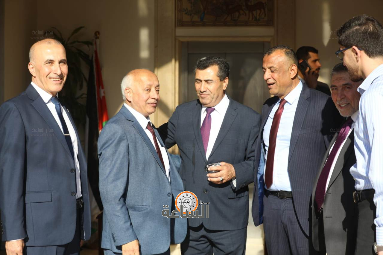 Madar Al-Saa Images 0.34130475285541395