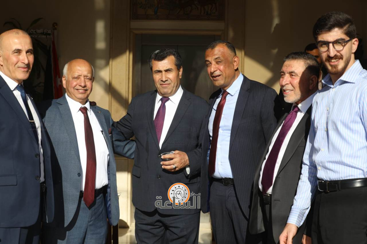 Madar Al-Saa Images 0.4526385396250233