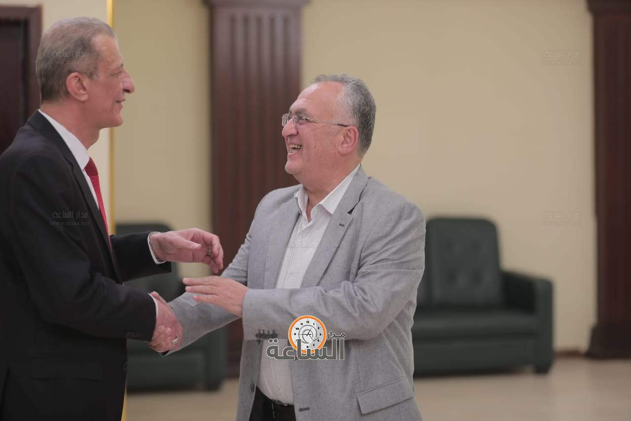 Madar Al-Saa Images 0.09018182813780196