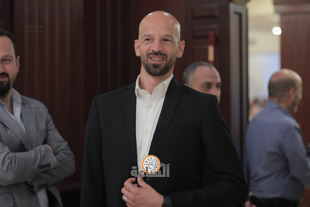 Madar Al-Saa Images 0.48530620490163223