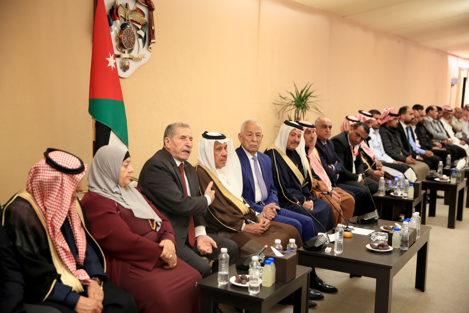 Madar Al-Saa Images 0.8008015658233822