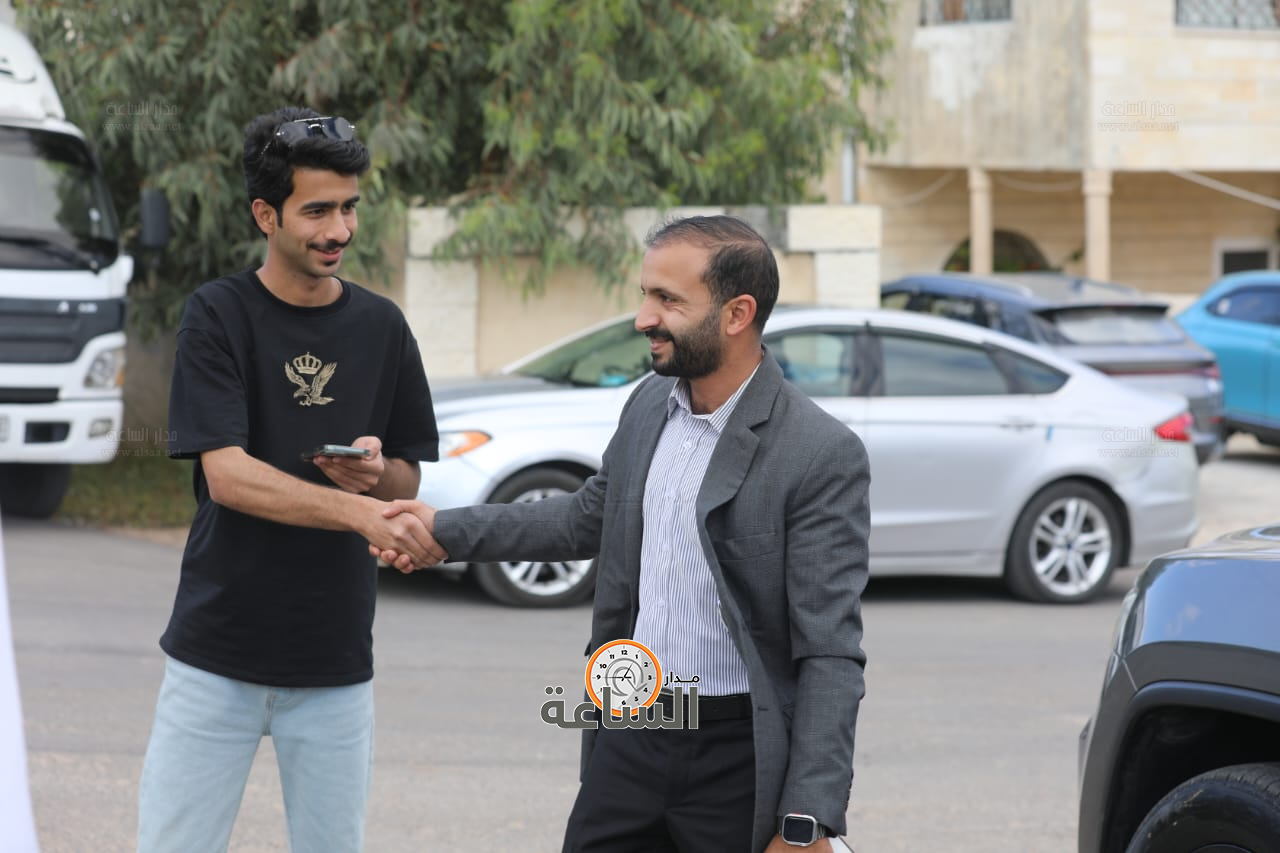 Madar Al-Saa Images 0.31213419811503174