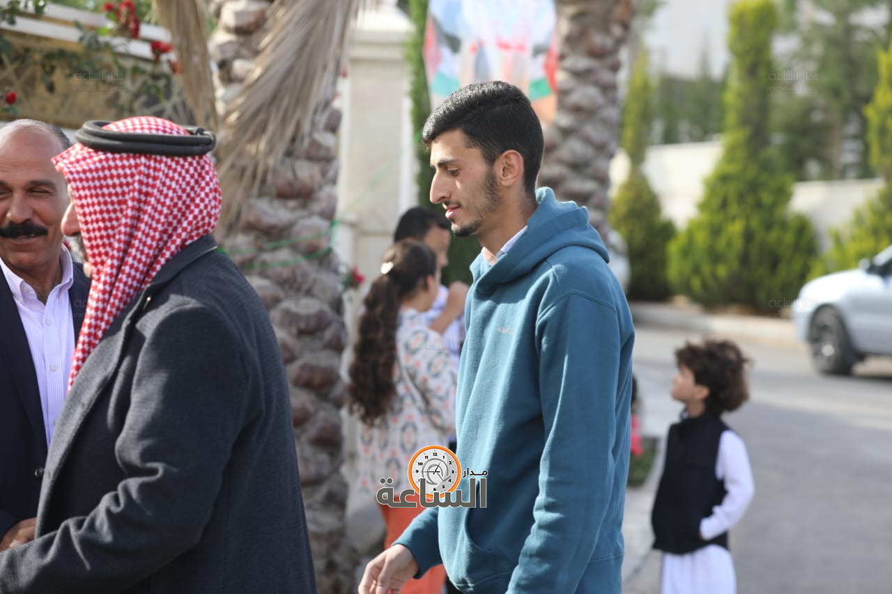 Madar Al-Saa Images 0.850490399035391