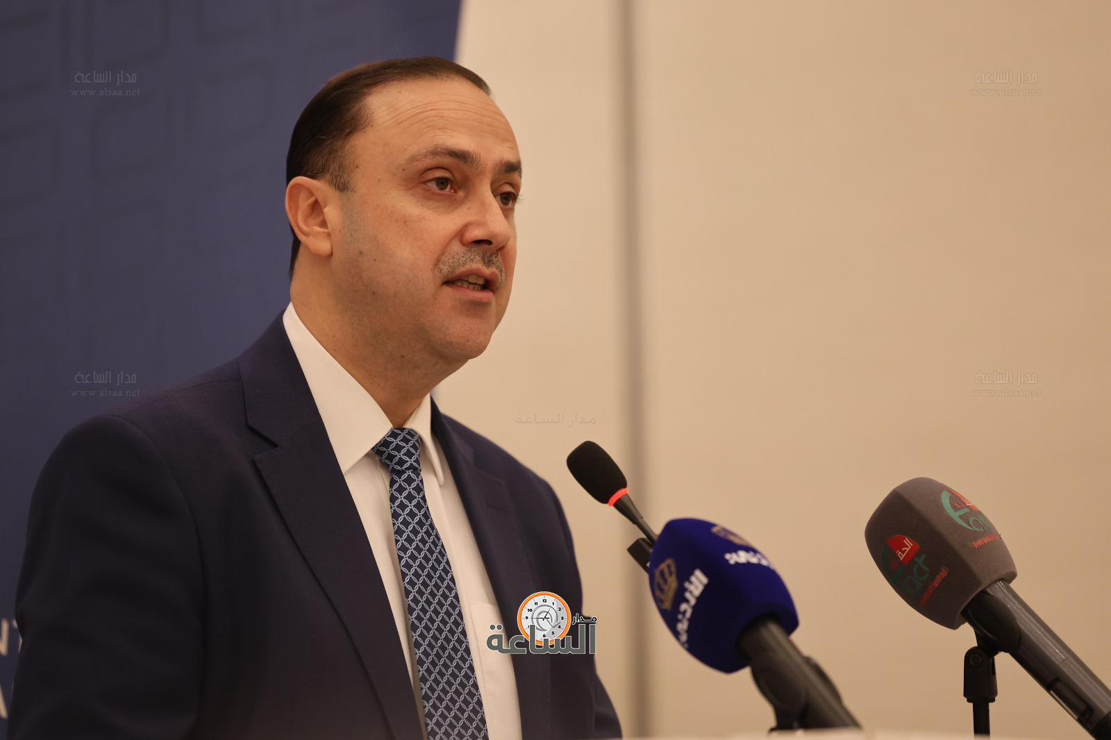 Madar Al-Saa Images 0.21075446138252085