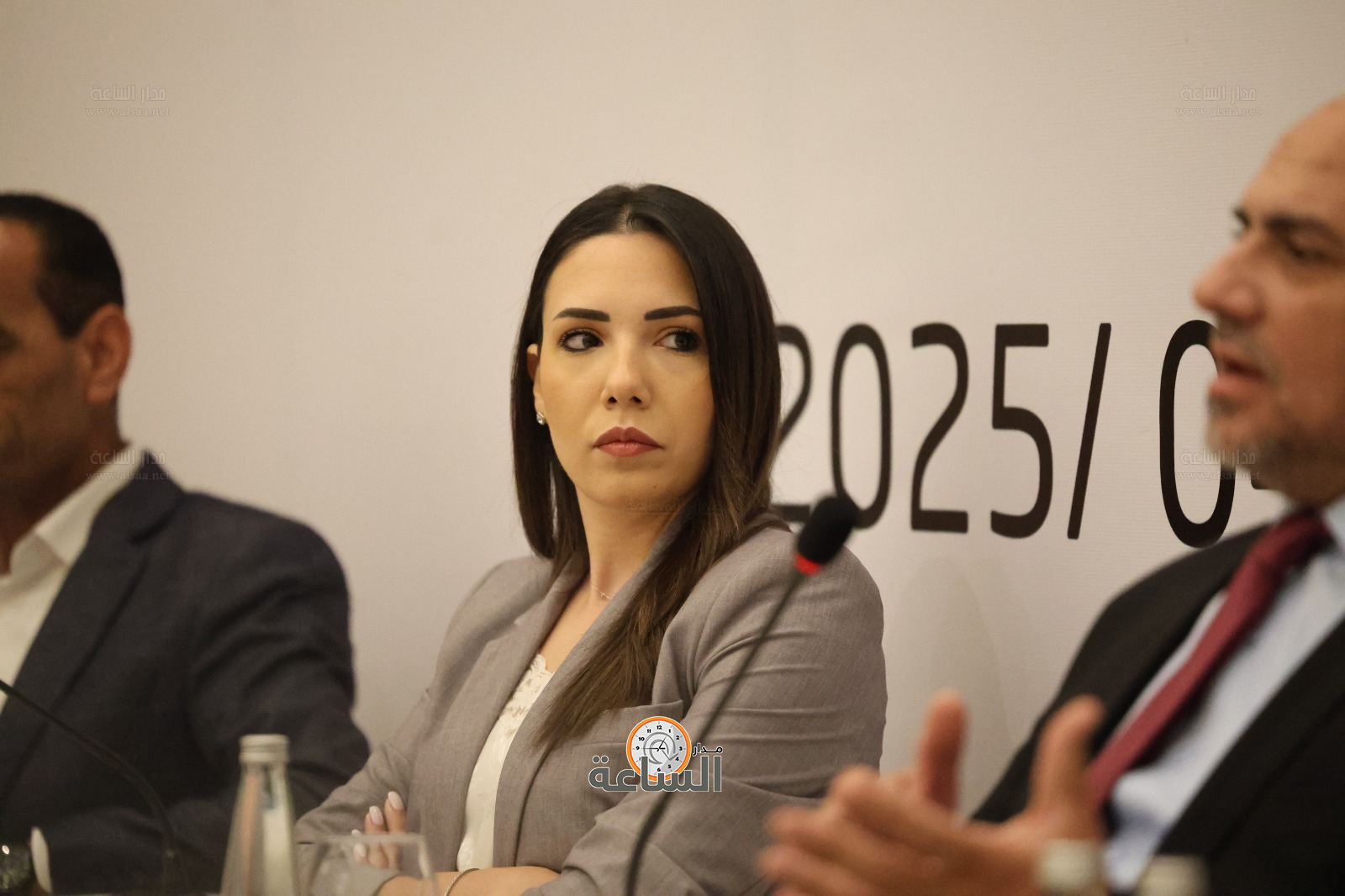 Madar Al-Saa Images 0.019538975420035576