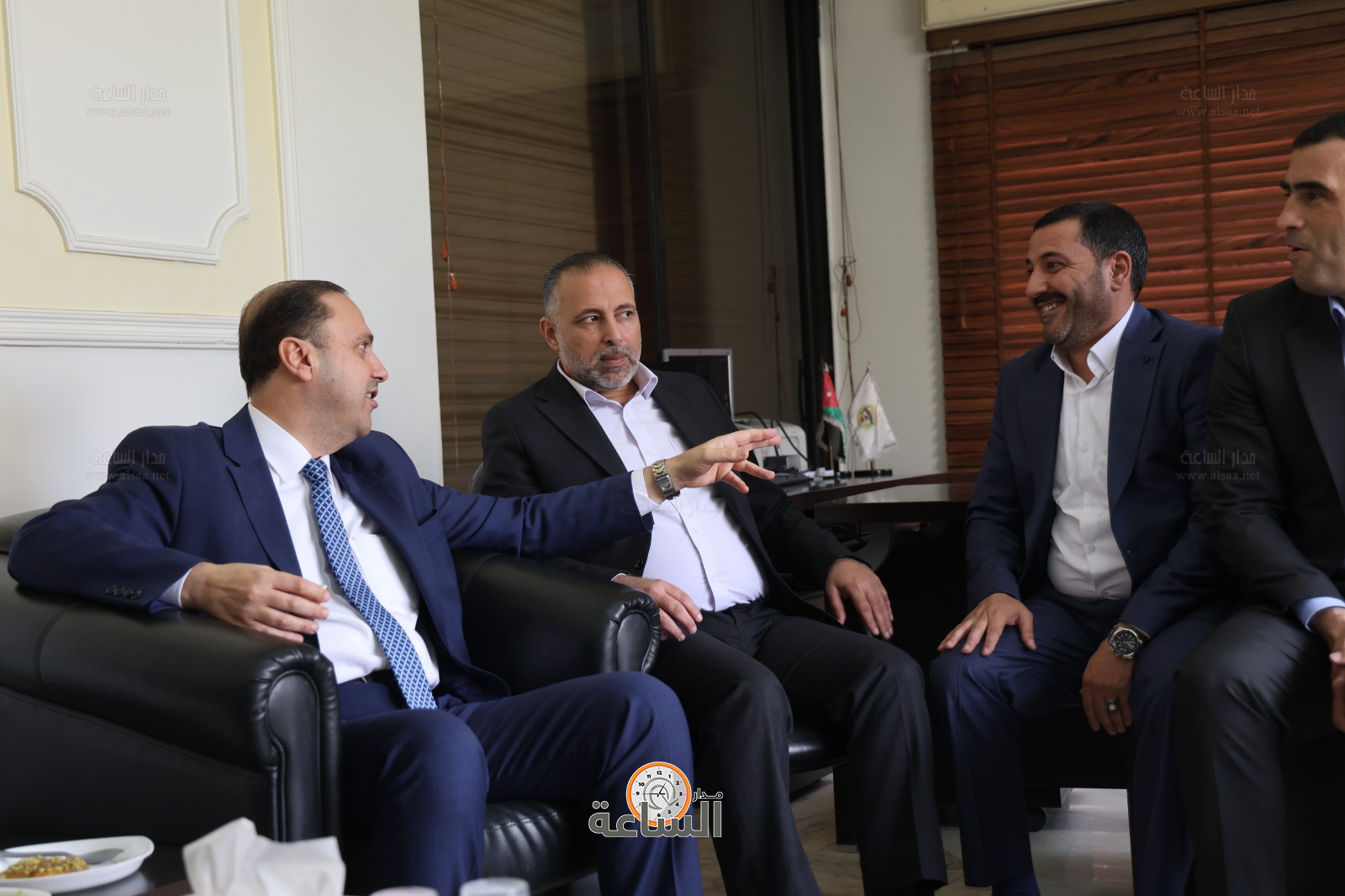 Madar Al-Saa Images 0.9526735015318049