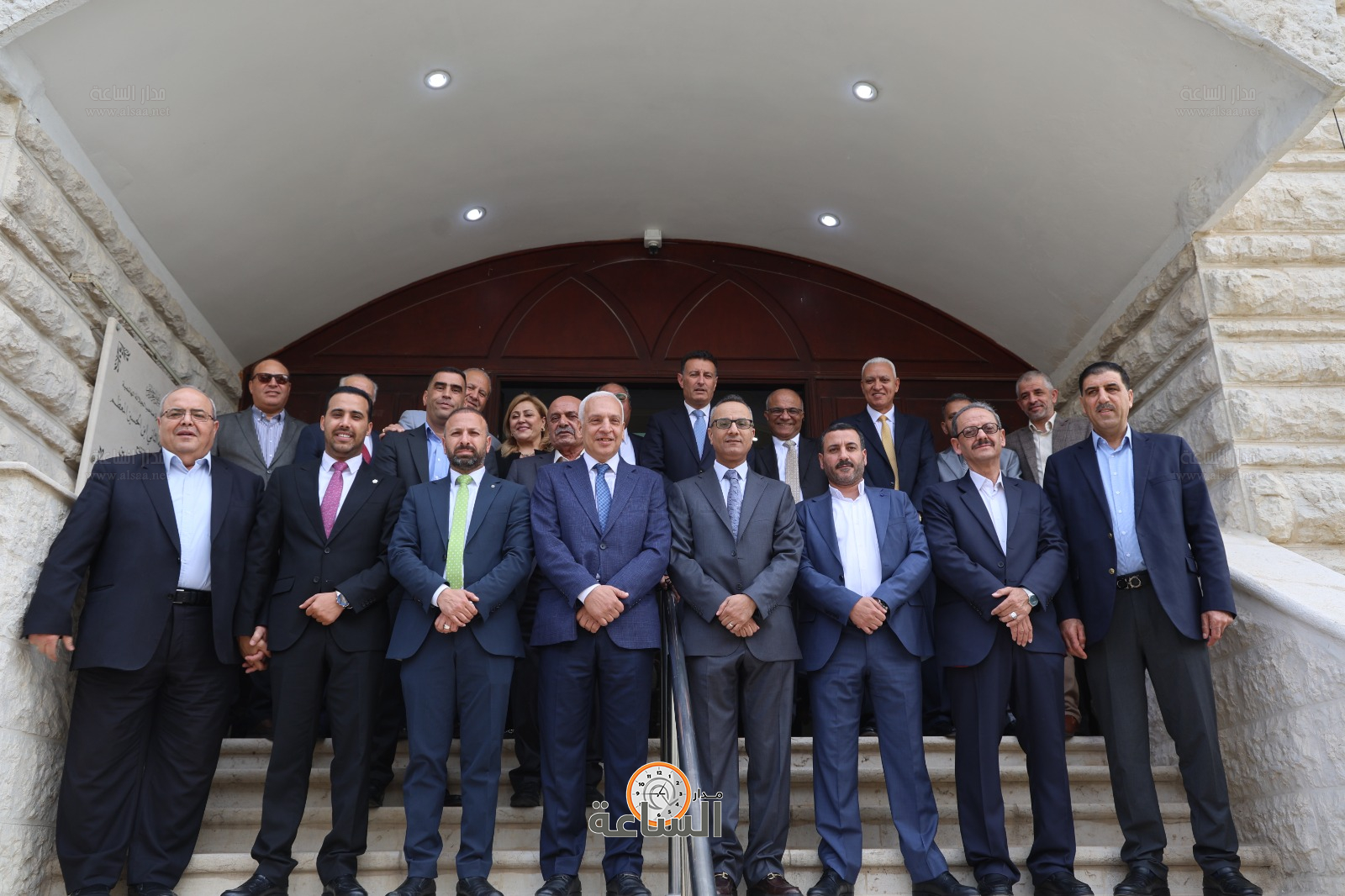 Madar Al-Saa Images 0.9617964635287485