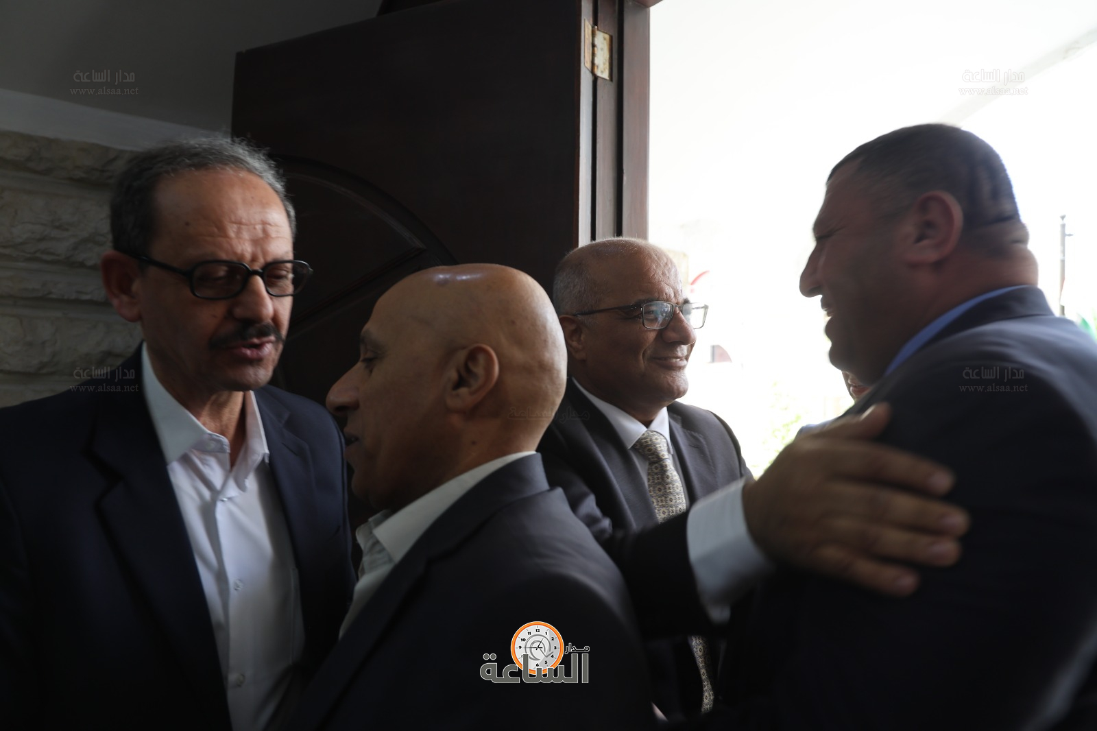 Madar Al-Saa Images 0.4908679137119607