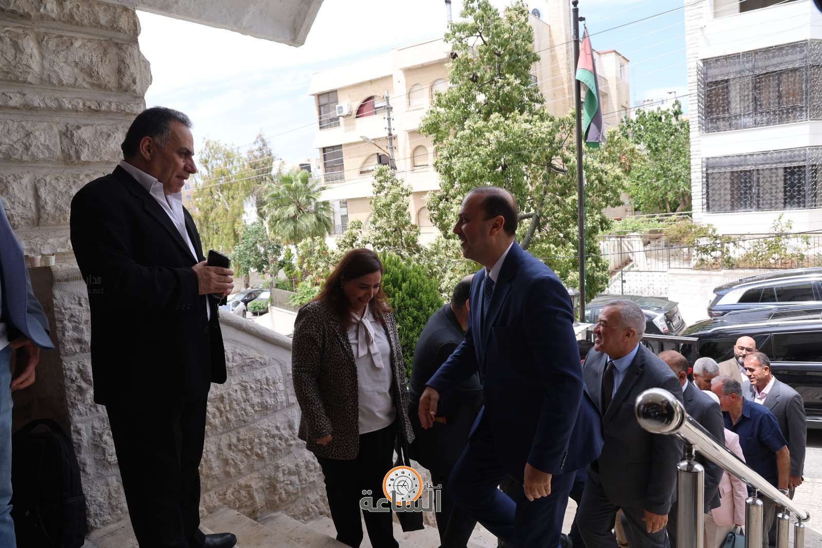 Madar Al-Saa Images 0.422228438565984