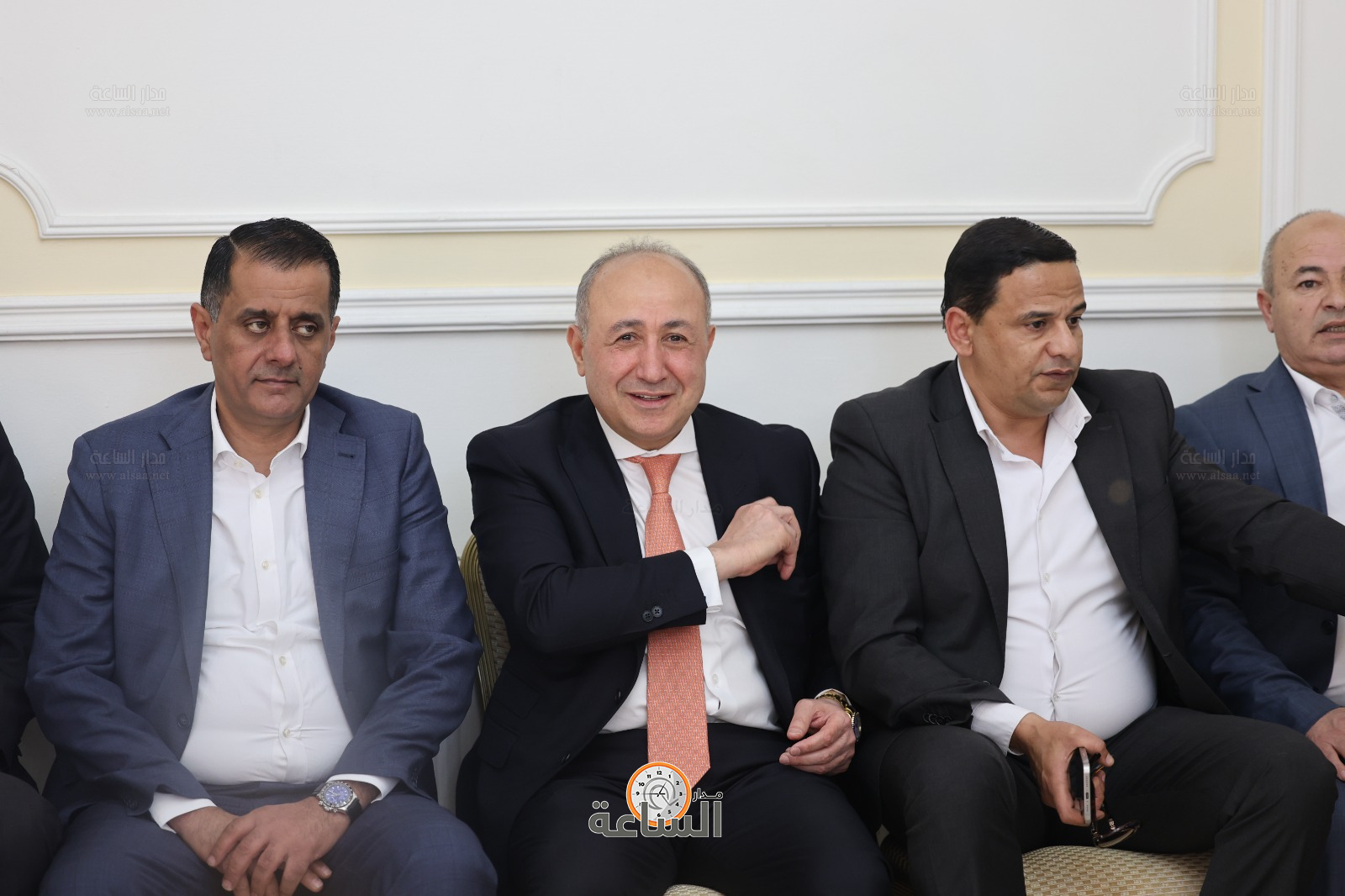 Madar Al-Saa Images 0.3954077149815832