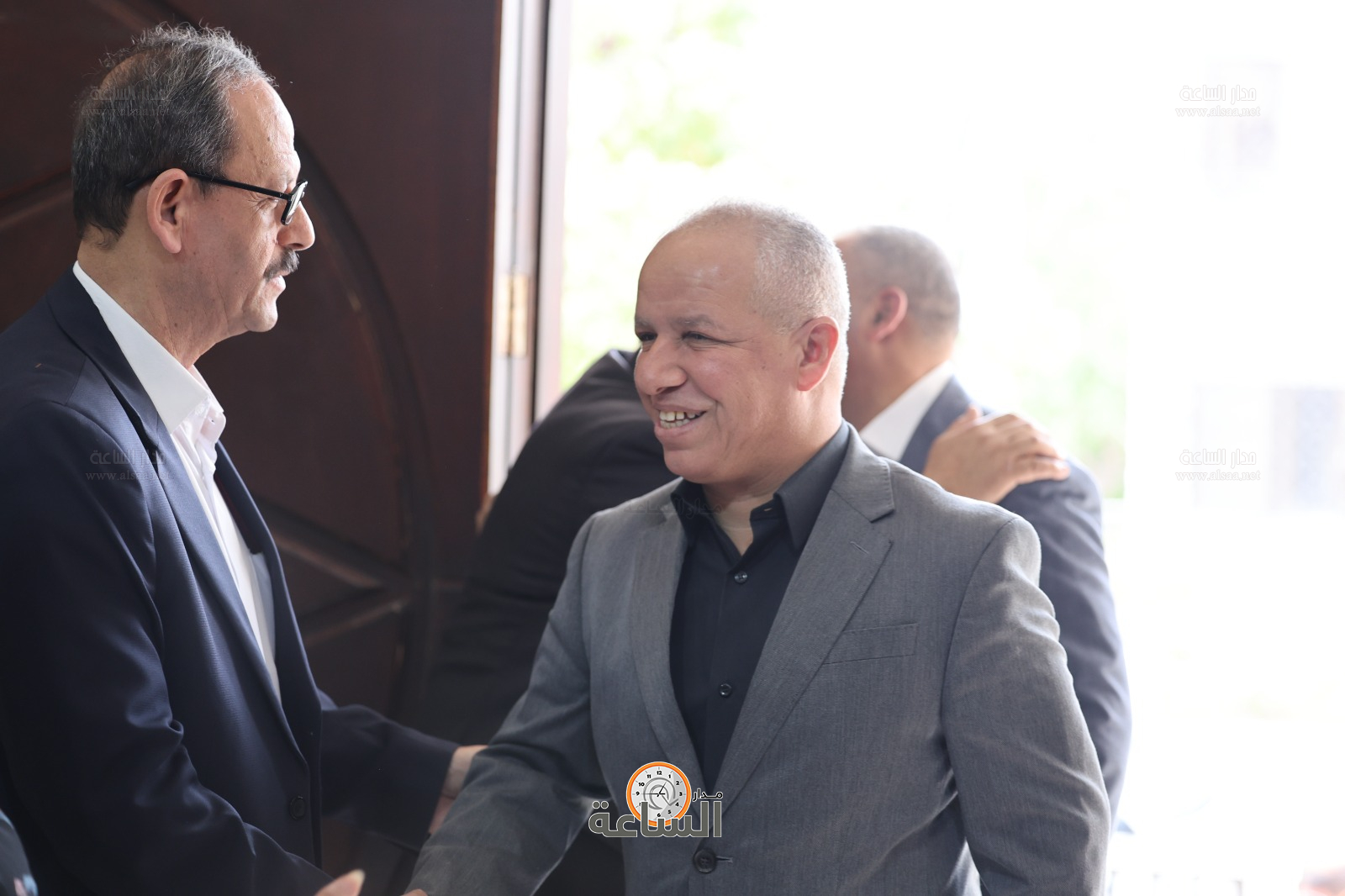 Madar Al-Saa Images 0.7437648388208618