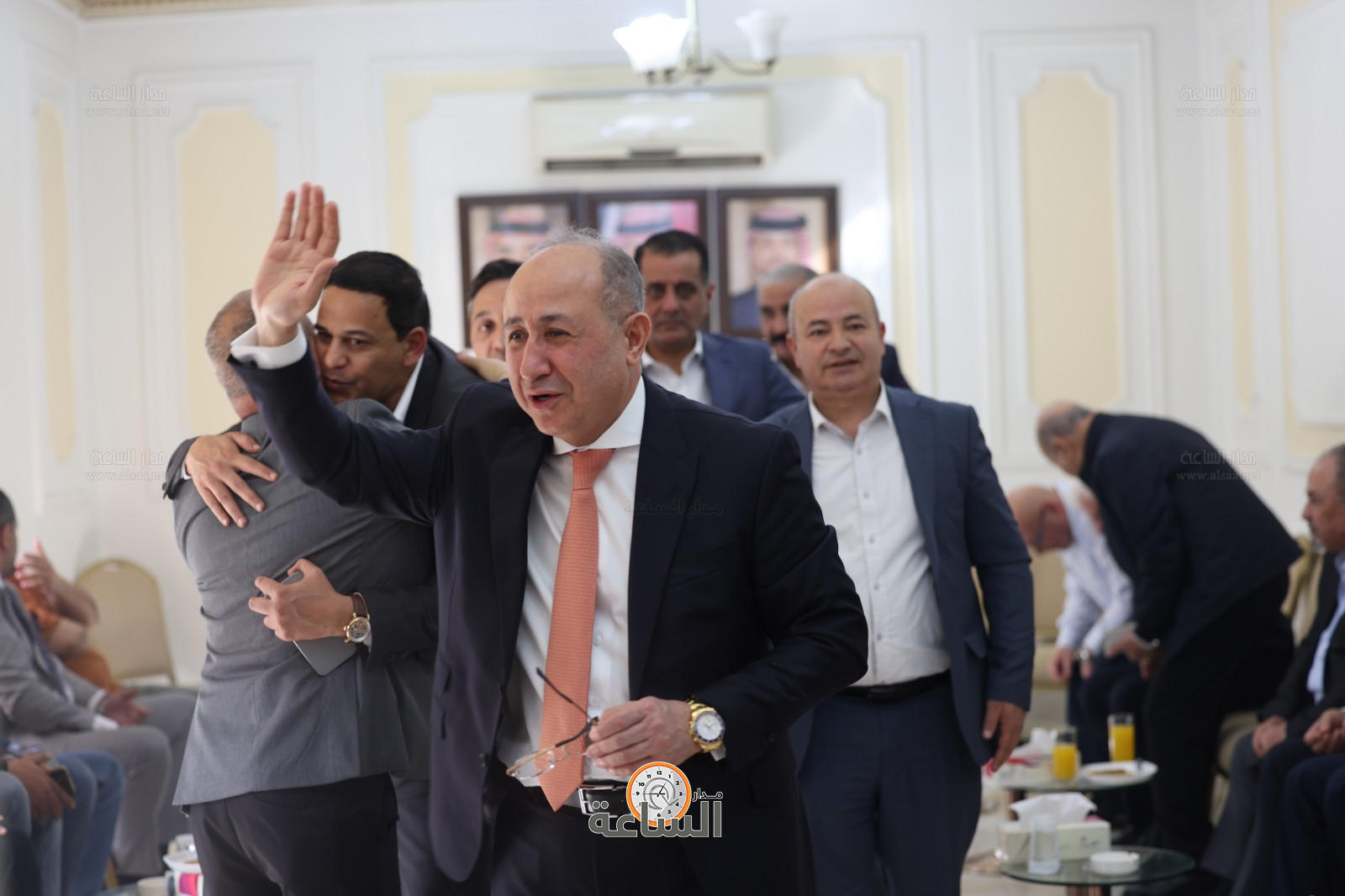 Madar Al-Saa Images 0.9807343013223866