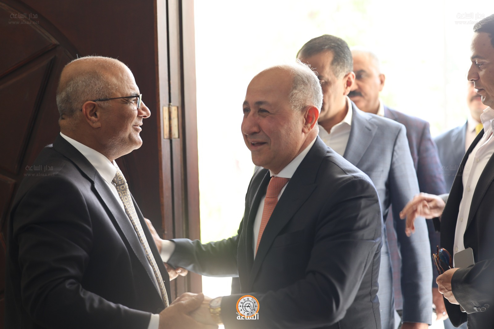 Madar Al-Saa Images 0.5214201934415328