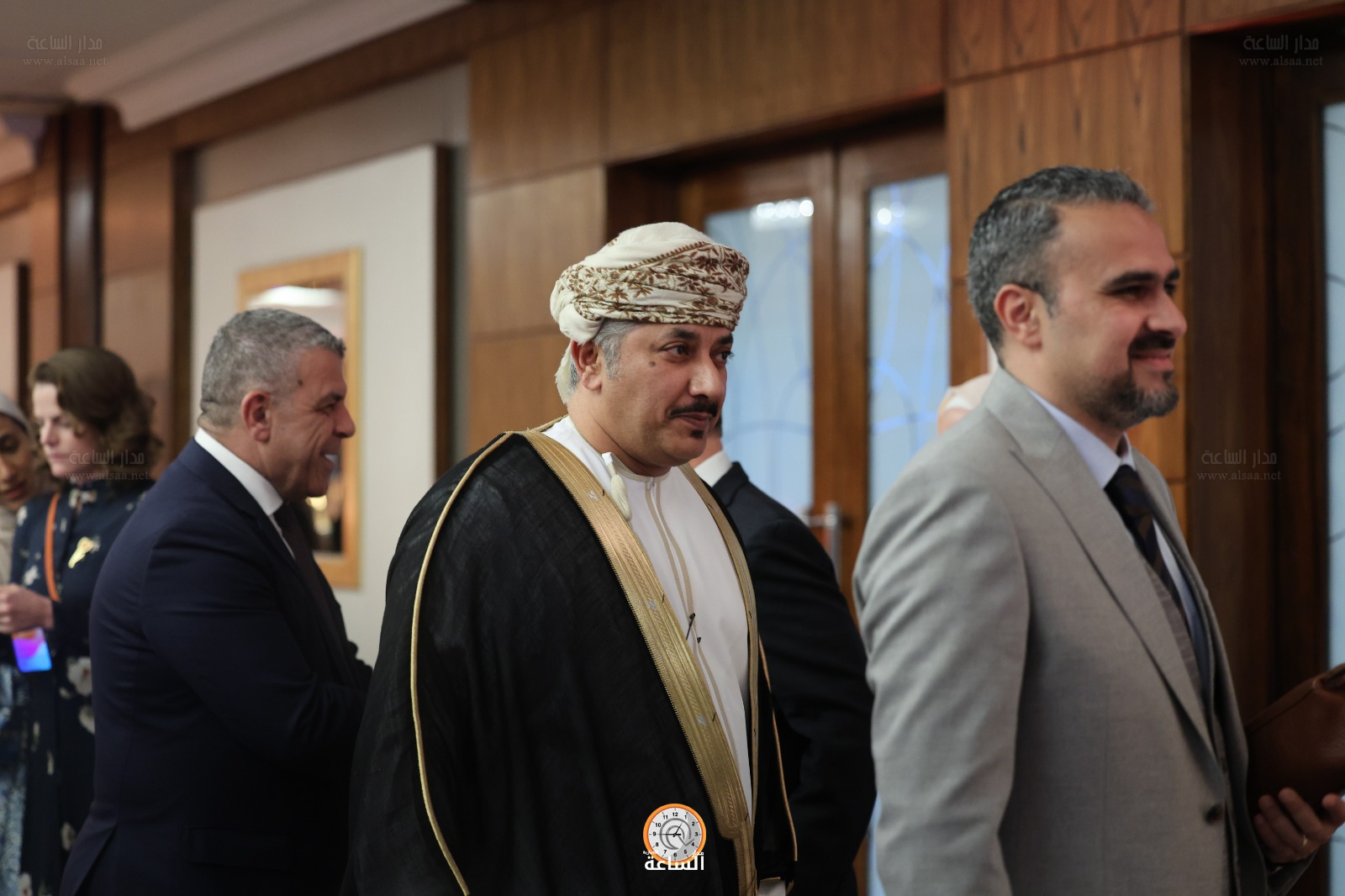 Madar Al-Saa Images 0.47046999991350036