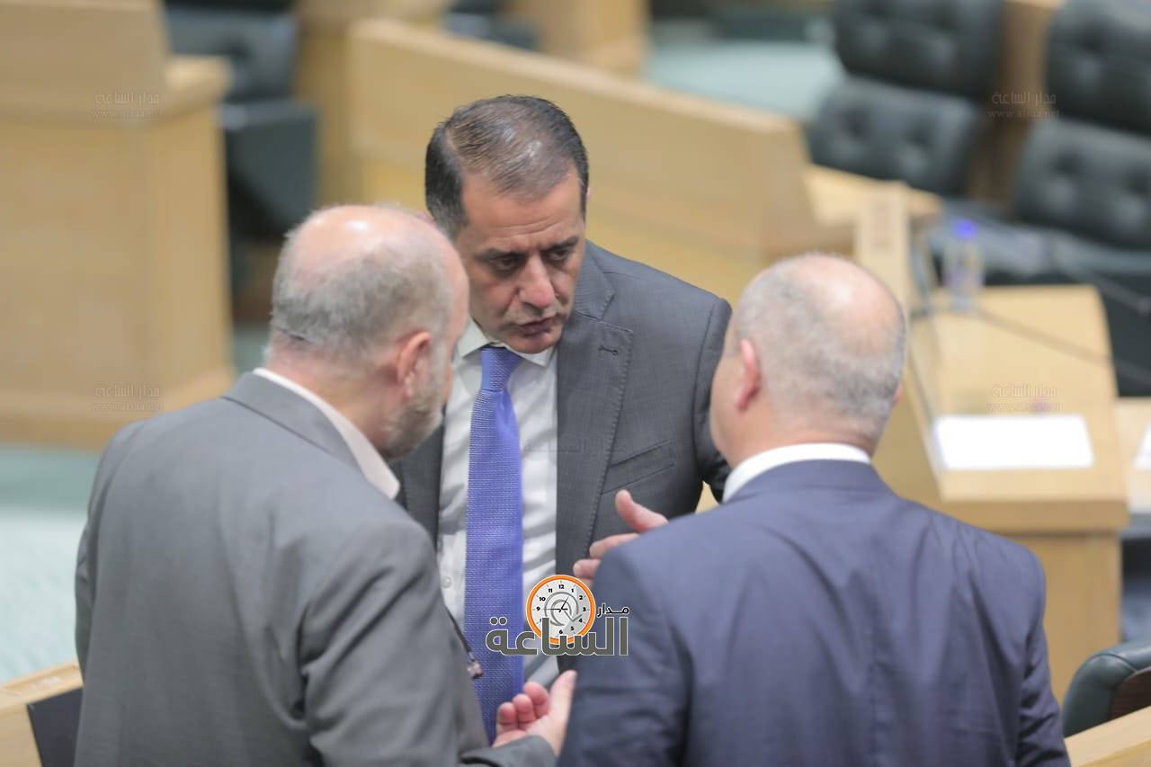 Madar Al-Saa Images 0.232405268587896