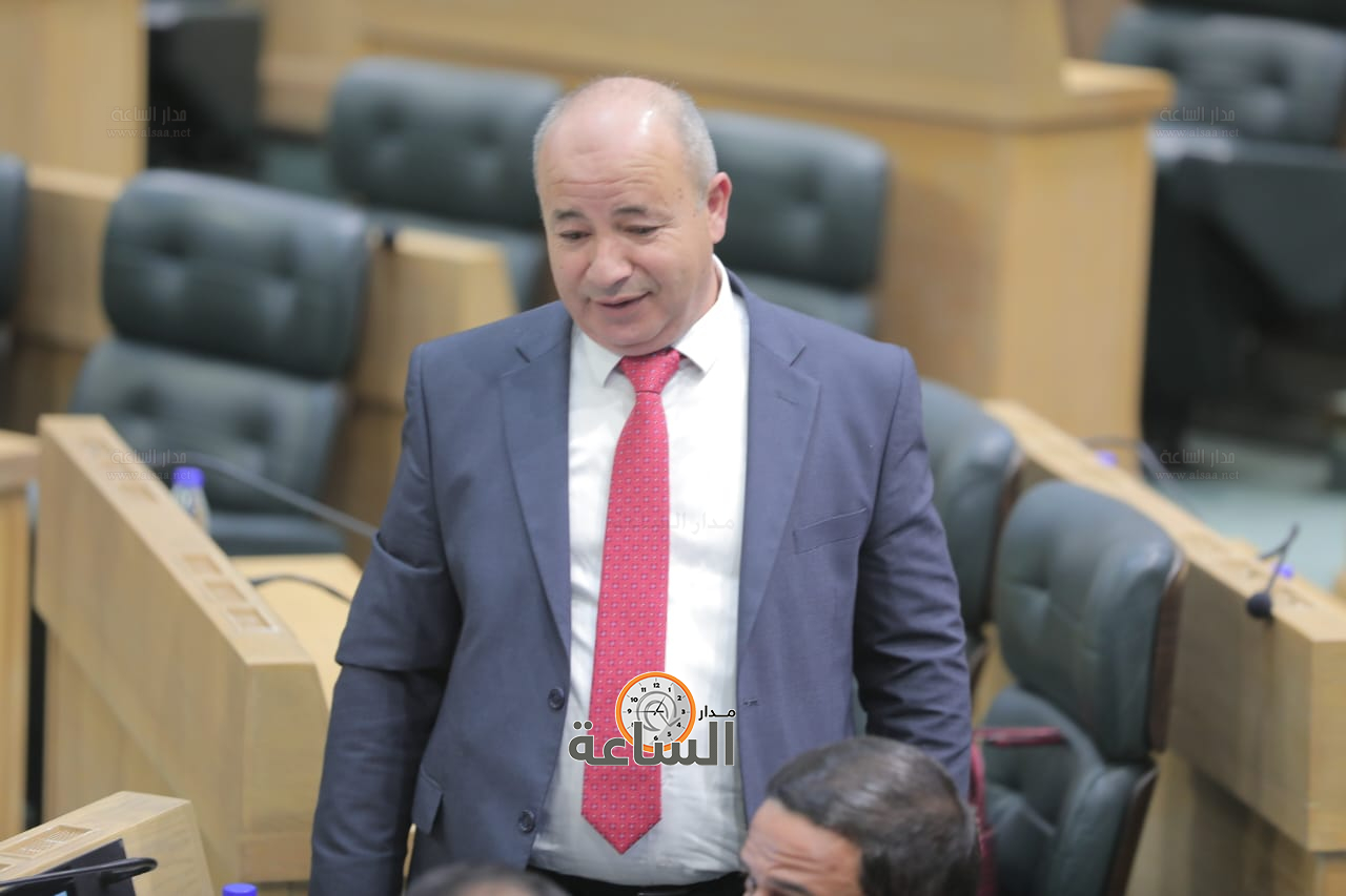 Madar Al-Saa Images 0.8339380343866521