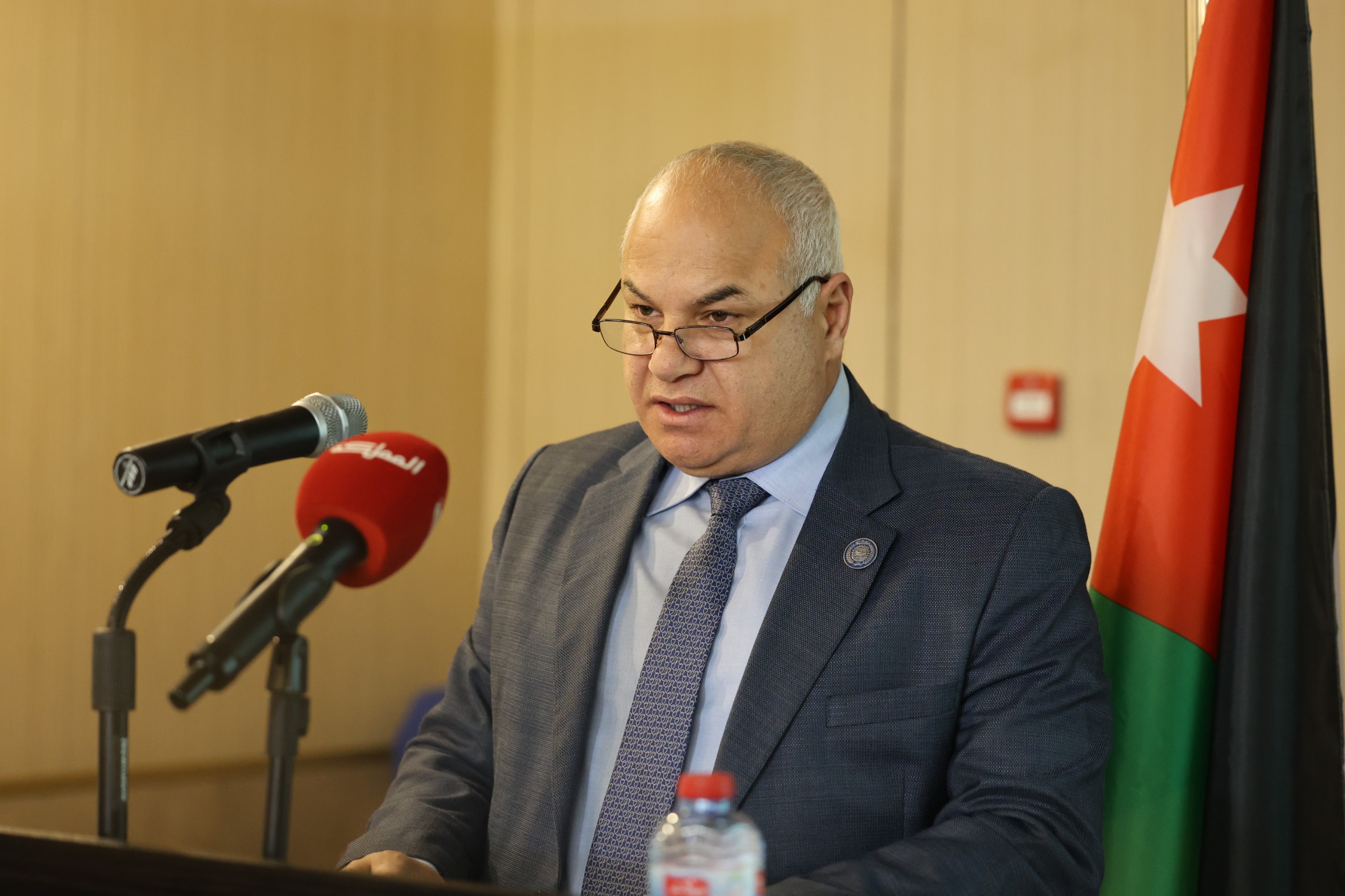 Madar Al-Saa Images 0.30891725601055775