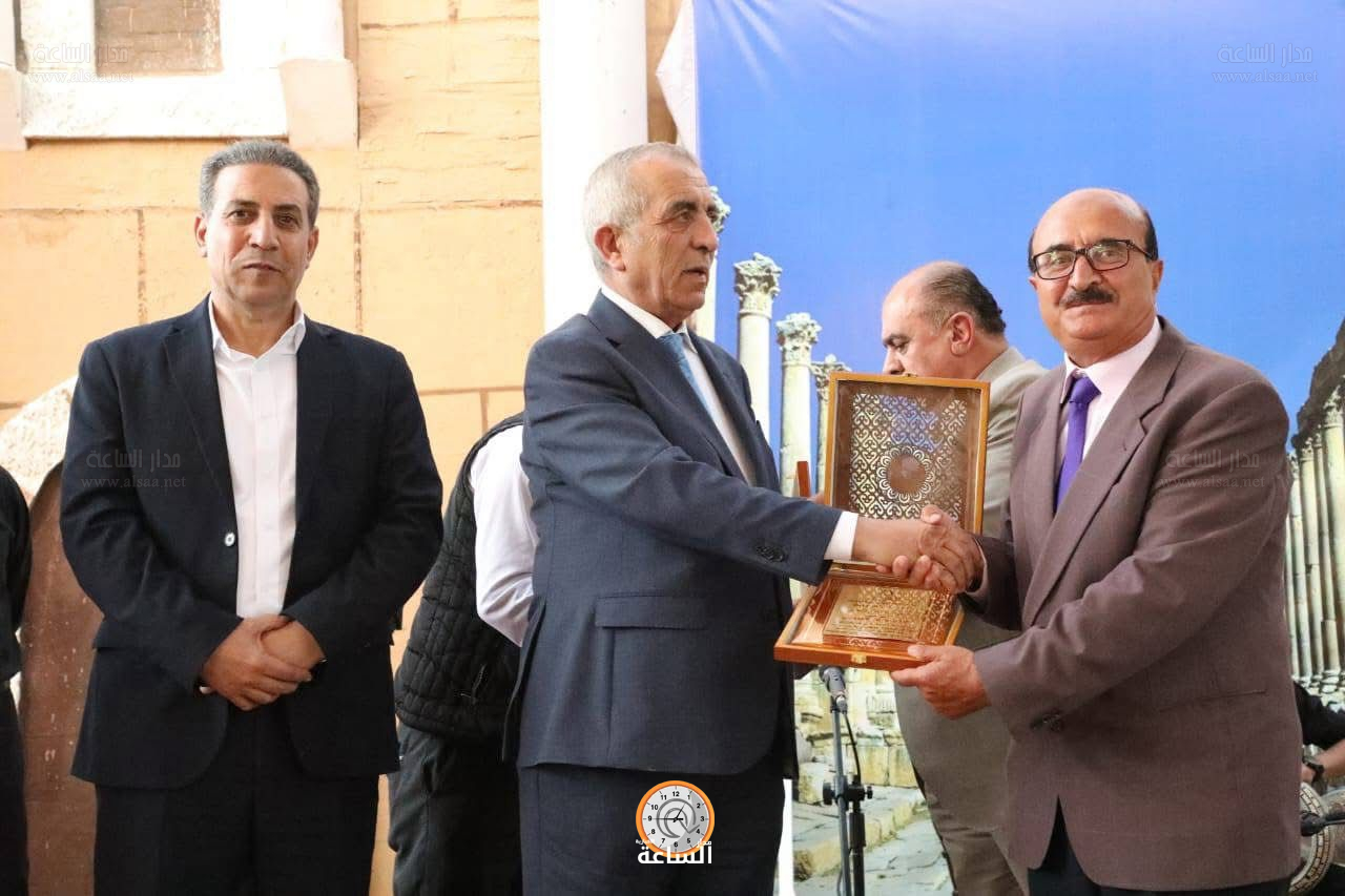 Madar Al-Saa Images 0.7670398938428585