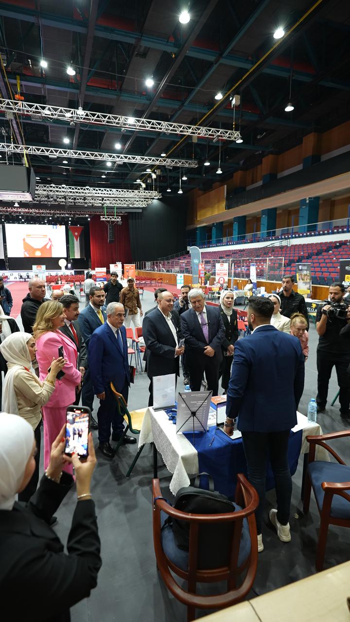 Madar Al-Saa Images 0.6170530321675566