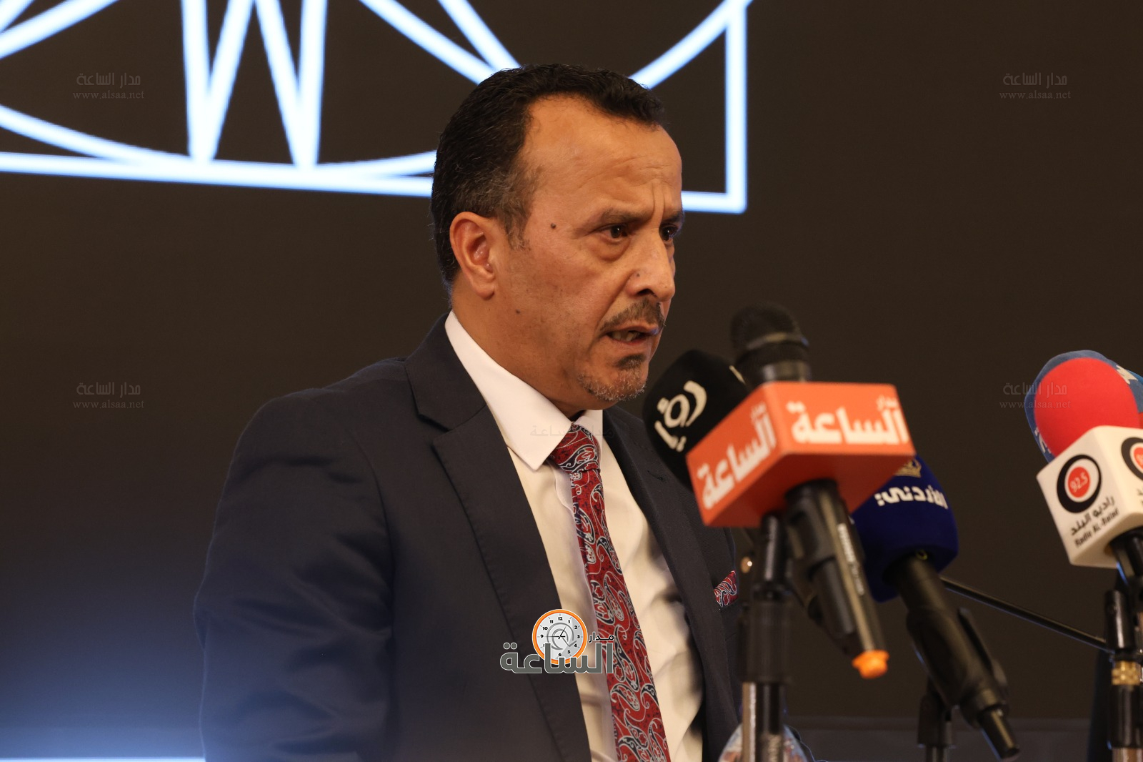 Madar Al-Saa Images 0.468255187573409