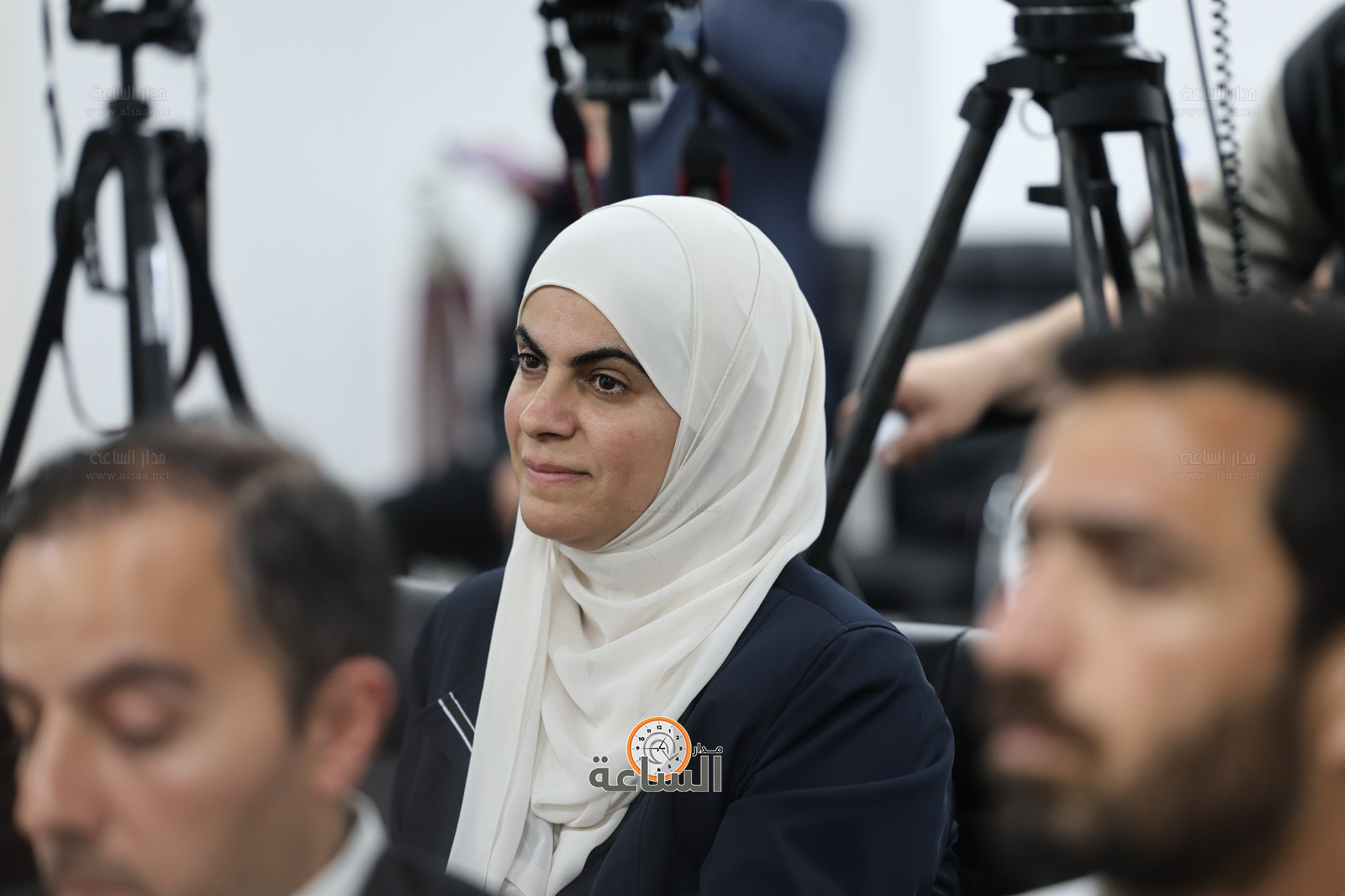 Madar Al-Saa Images 0.8749901171747274