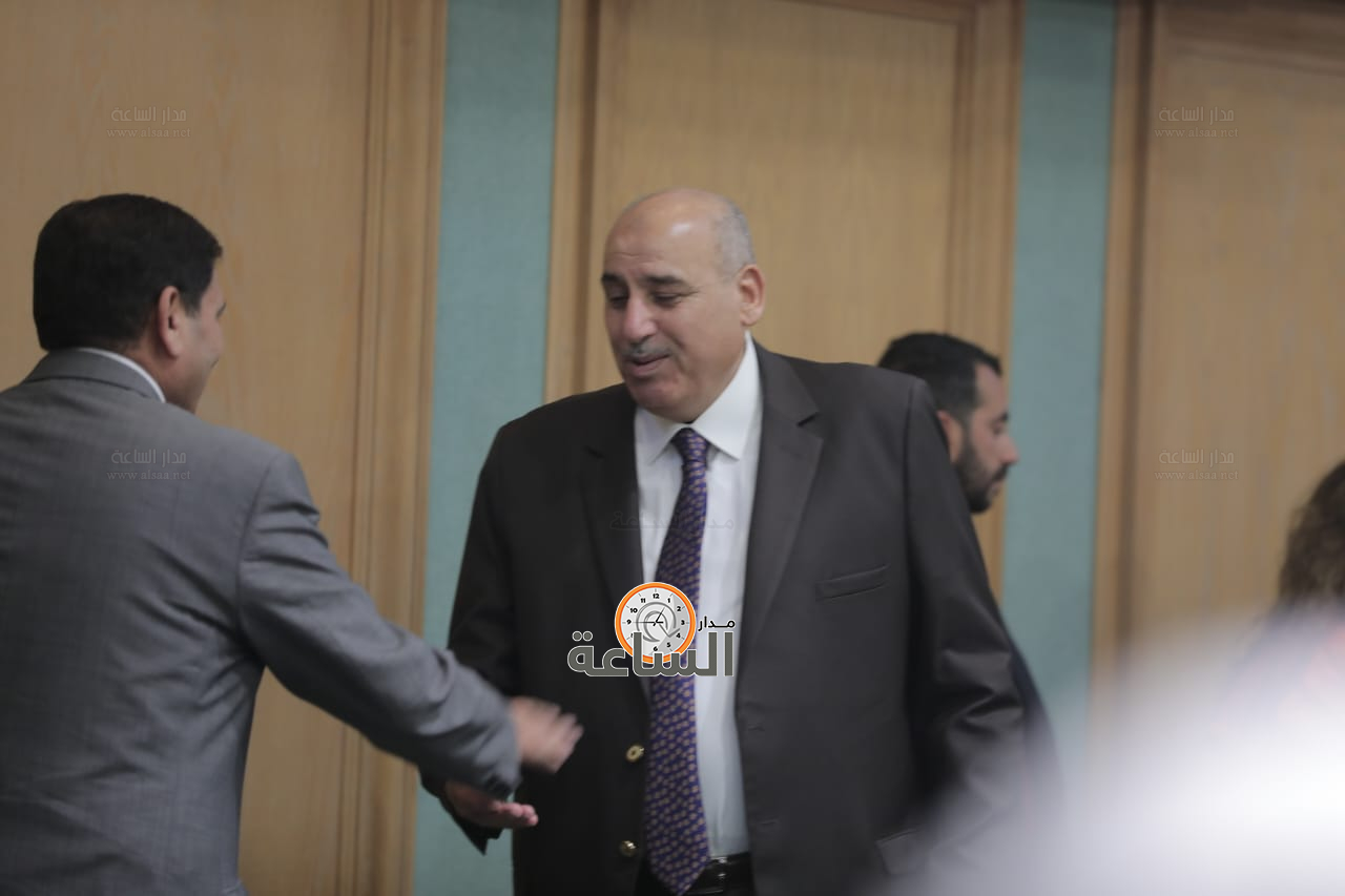 Madar Al-Saa Images 0.23475857344243