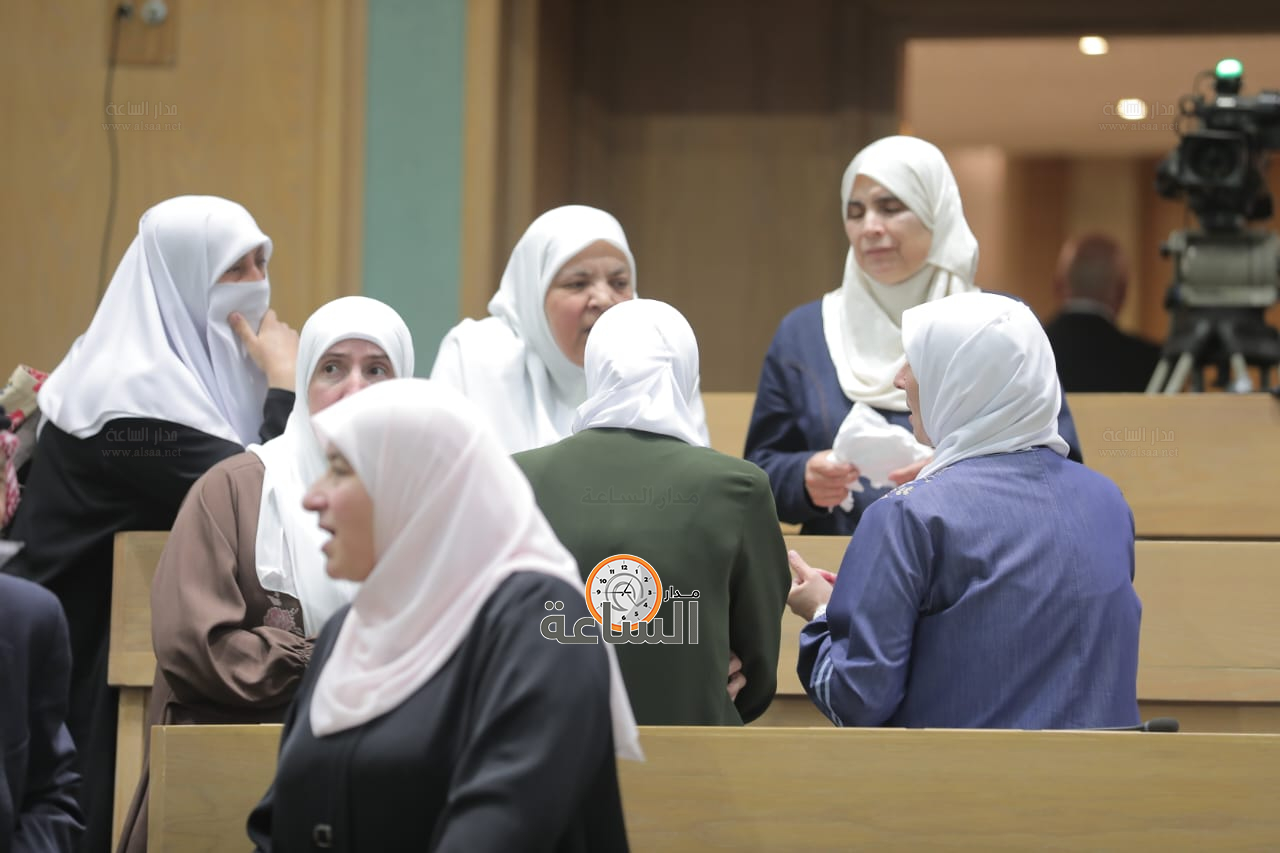 Madar Al-Saa Images 0.1417364310003434