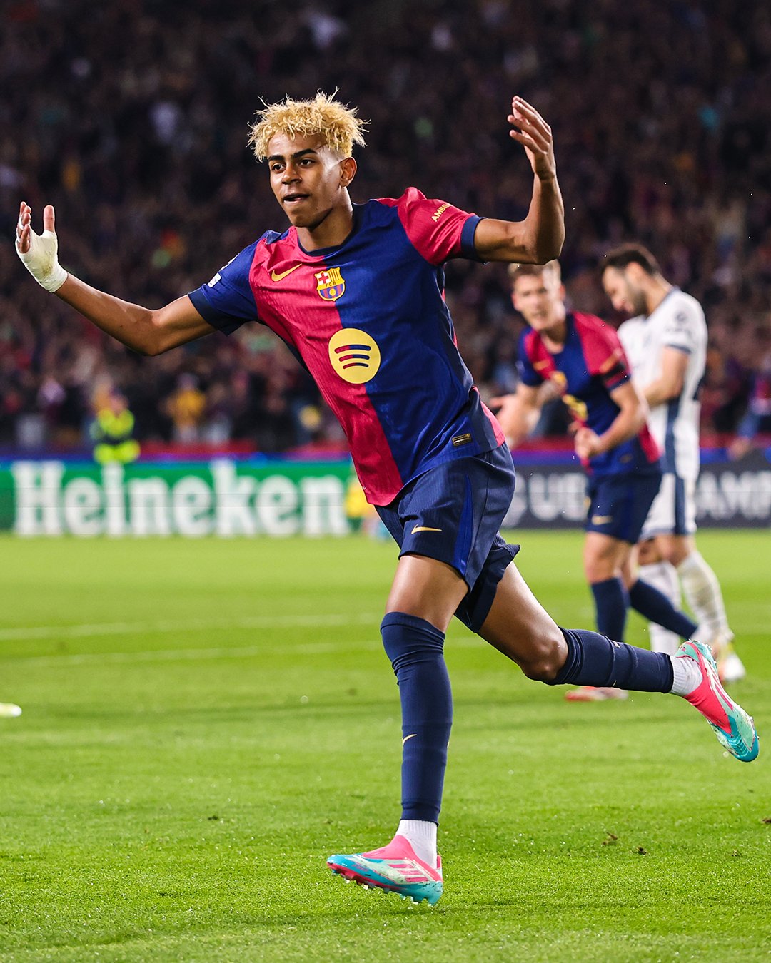 Madar Al-Saa Images 0.5466599647038219