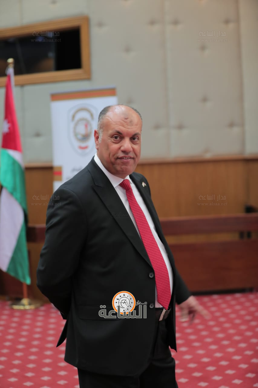 Madar Al-Saa Images 0.4133603327415787