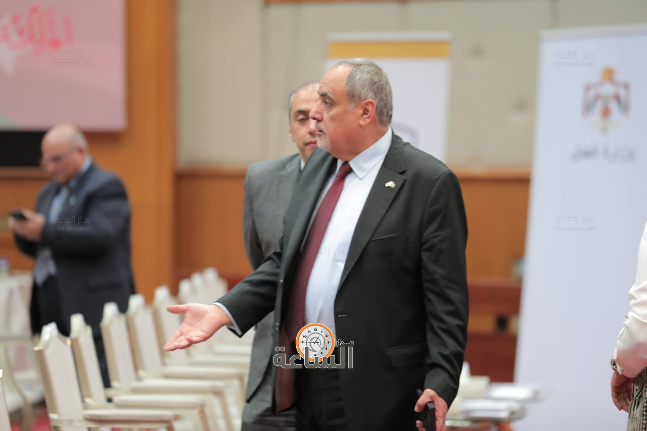 Madar Al-Saa Images 0.47865866235627885