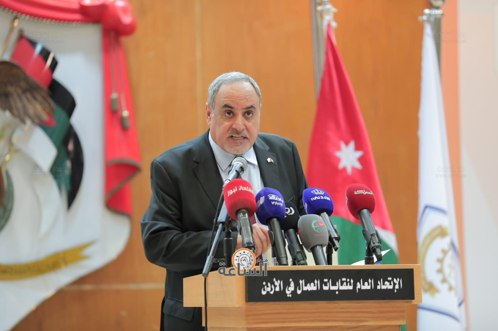 Madar Al-Saa Images 0.4922768318435541