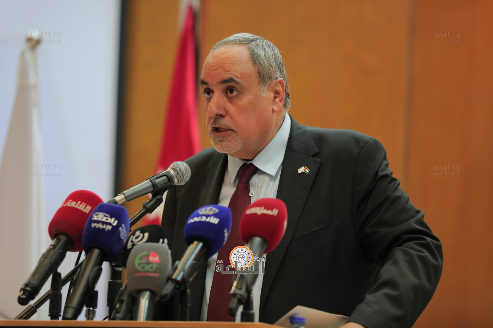 Madar Al-Saa Images 0.43752070586357816