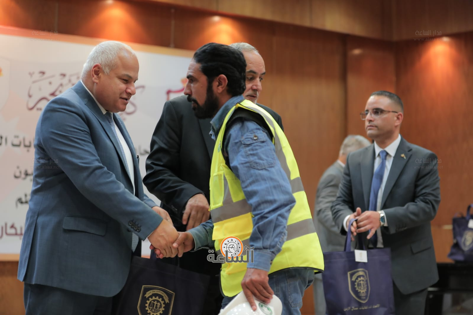 Madar Al-Saa Images 0.5059576073096019