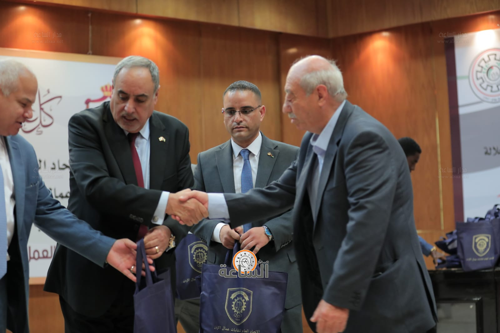 Madar Al-Saa Images 0.8338184727762887