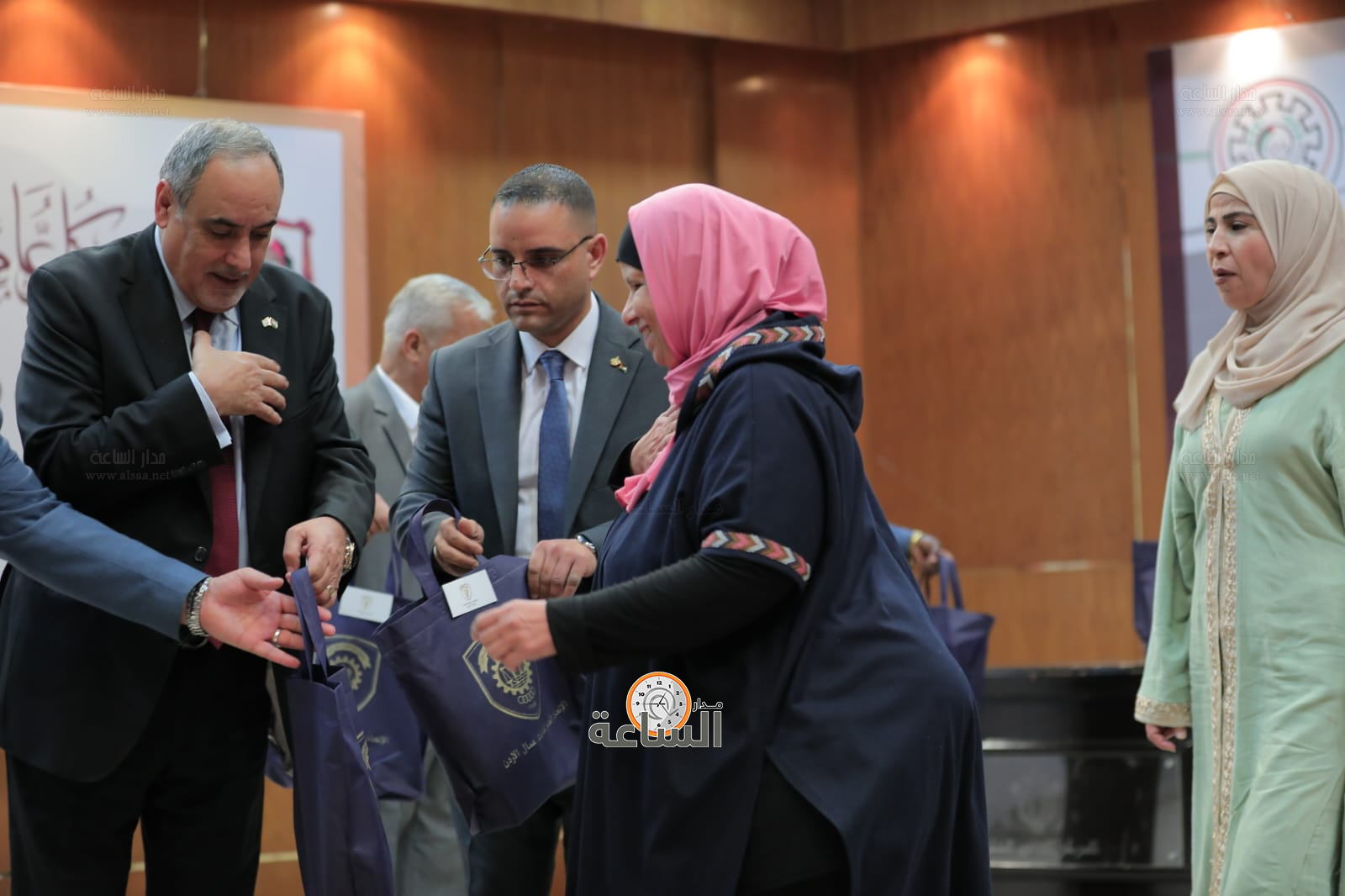 Madar Al-Saa Images 0.5884162514676634