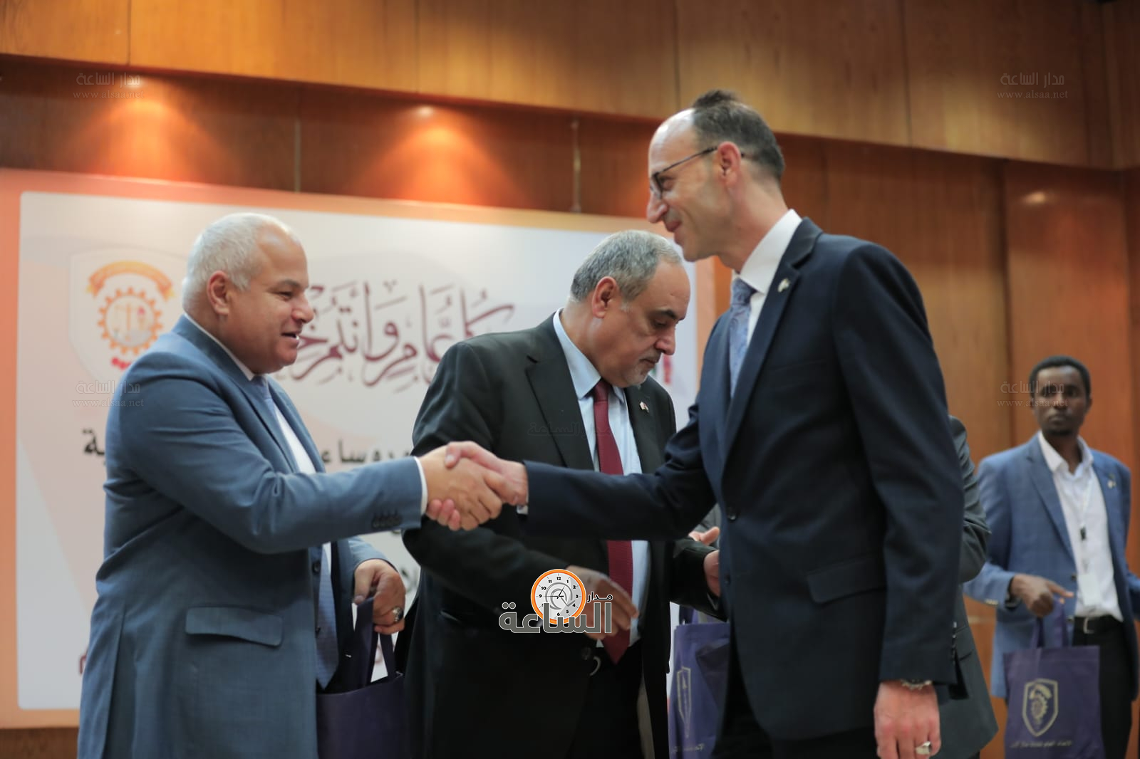 Madar Al-Saa Images 0.5767247681209635