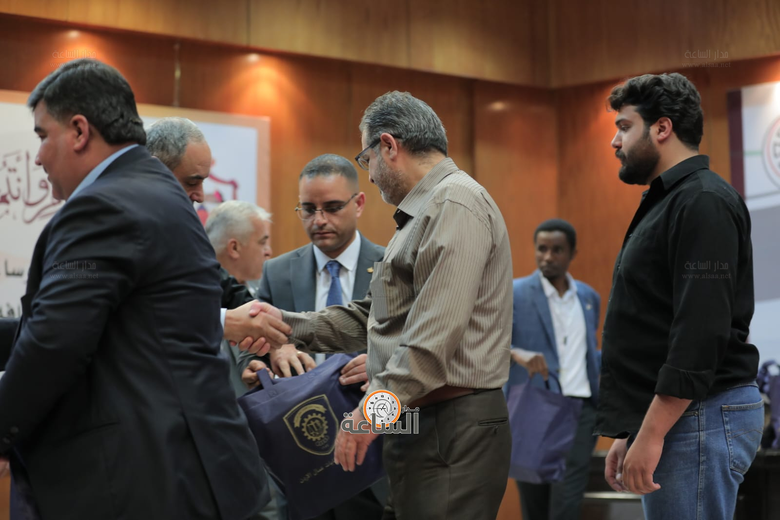 Madar Al-Saa Images 0.967251897661763