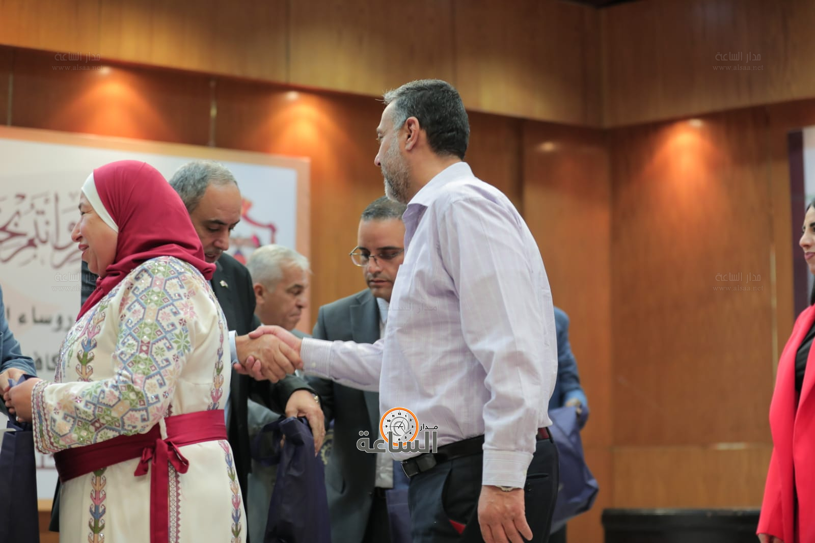 Madar Al-Saa Images 0.3303252922583143