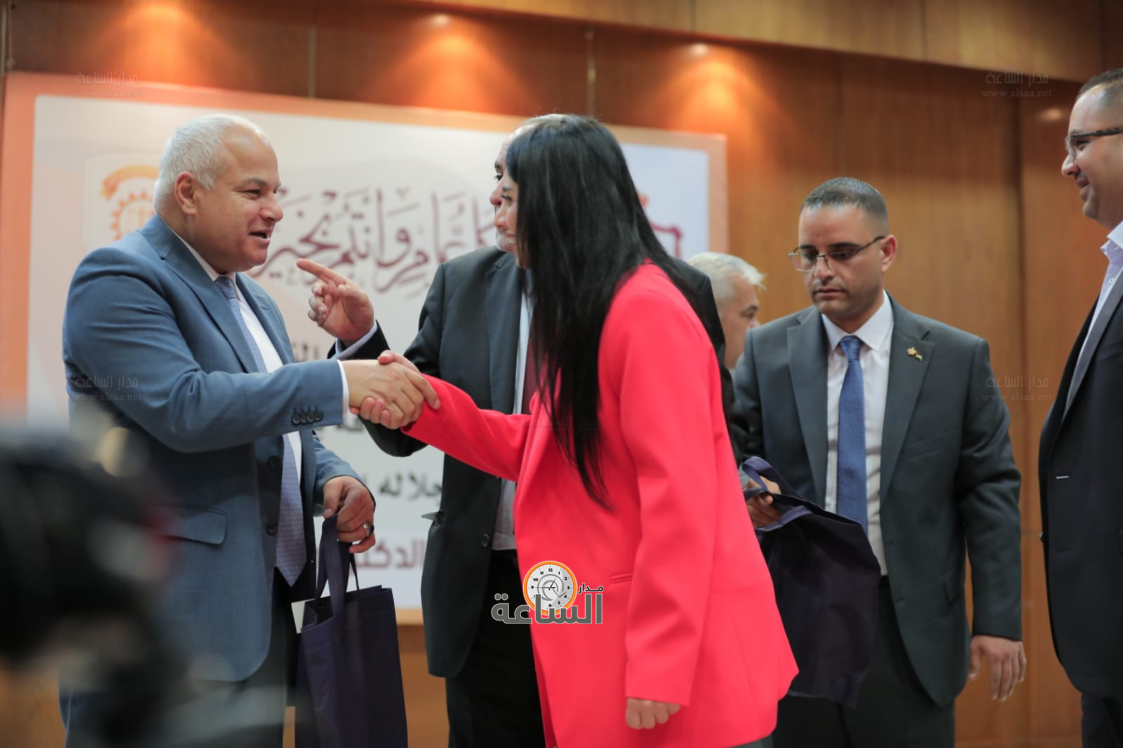 Madar Al-Saa Images 0.9220465831906587